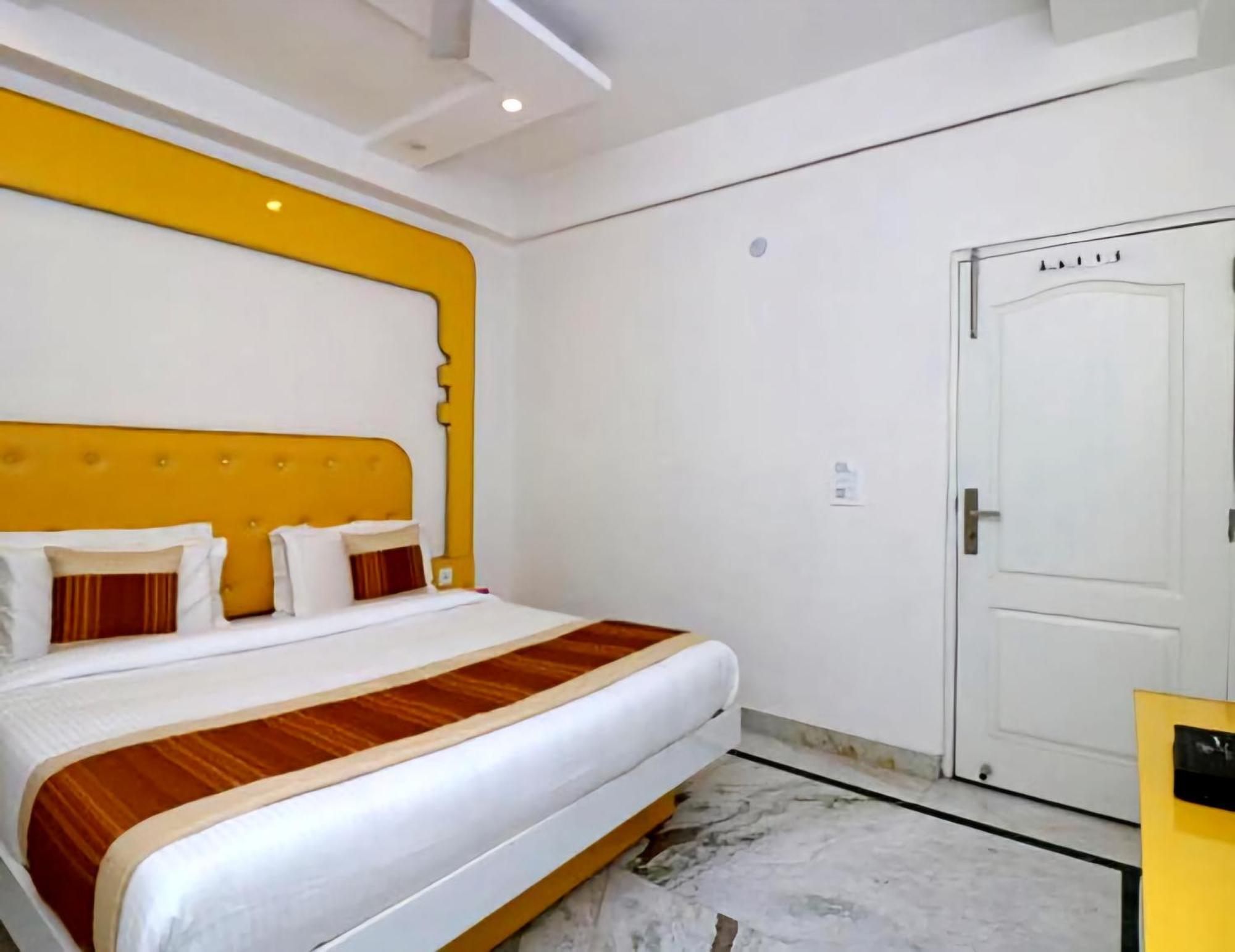 Leo Continental New Delhi