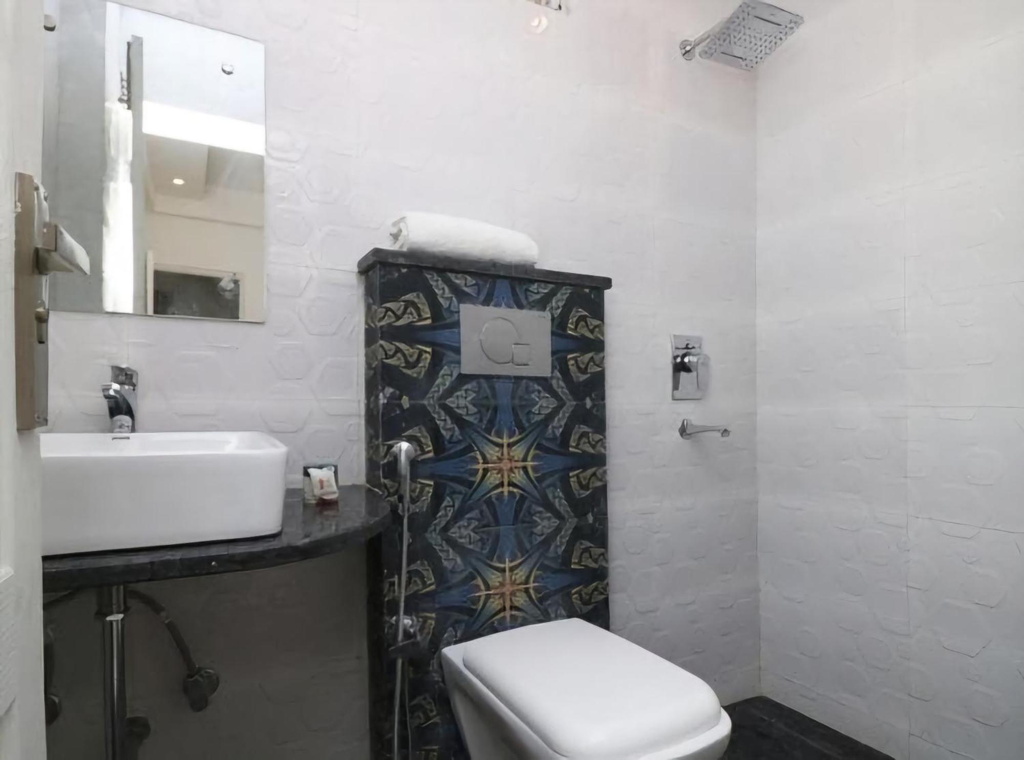 Hotel Leo Continental 2*