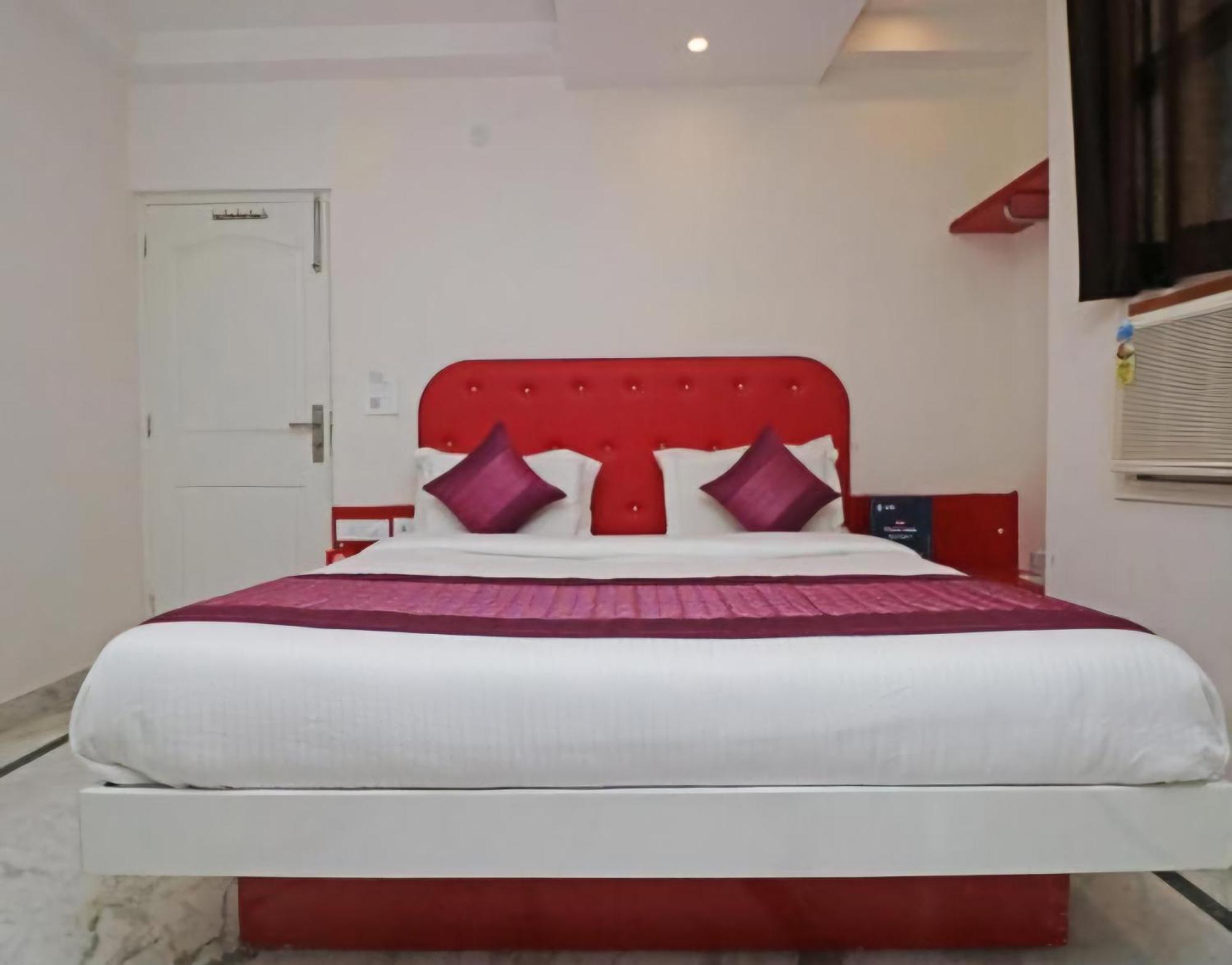 Leo Continental Hotel 2*