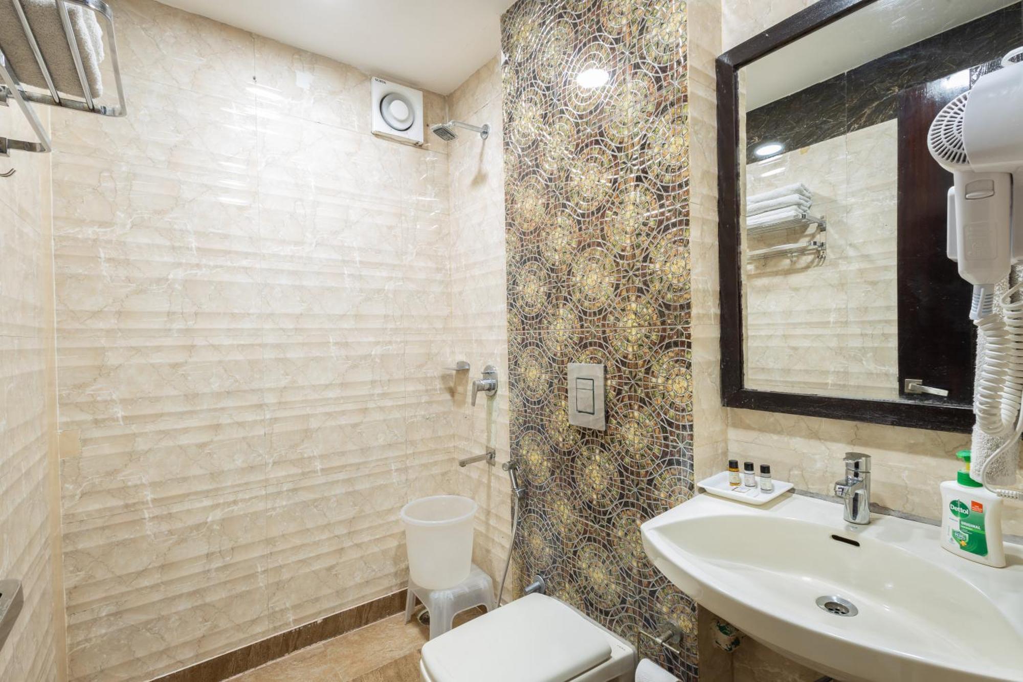 The Gold - Karol Bagh 3*
