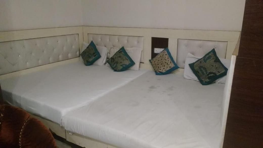 Deluxe Mahesh Near Railway Station 3* New Delhi