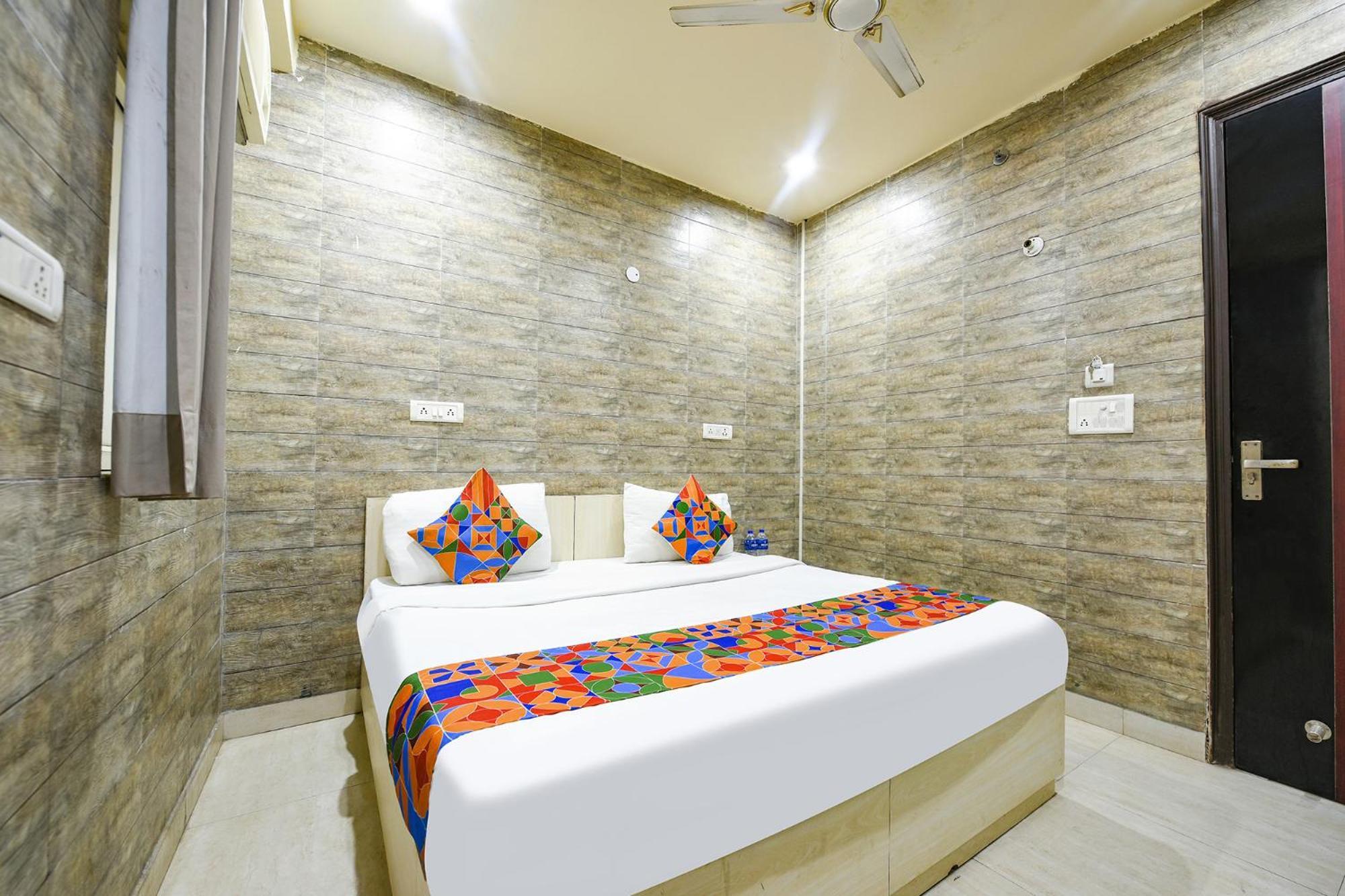 Fabhotel Model Town New Delhi