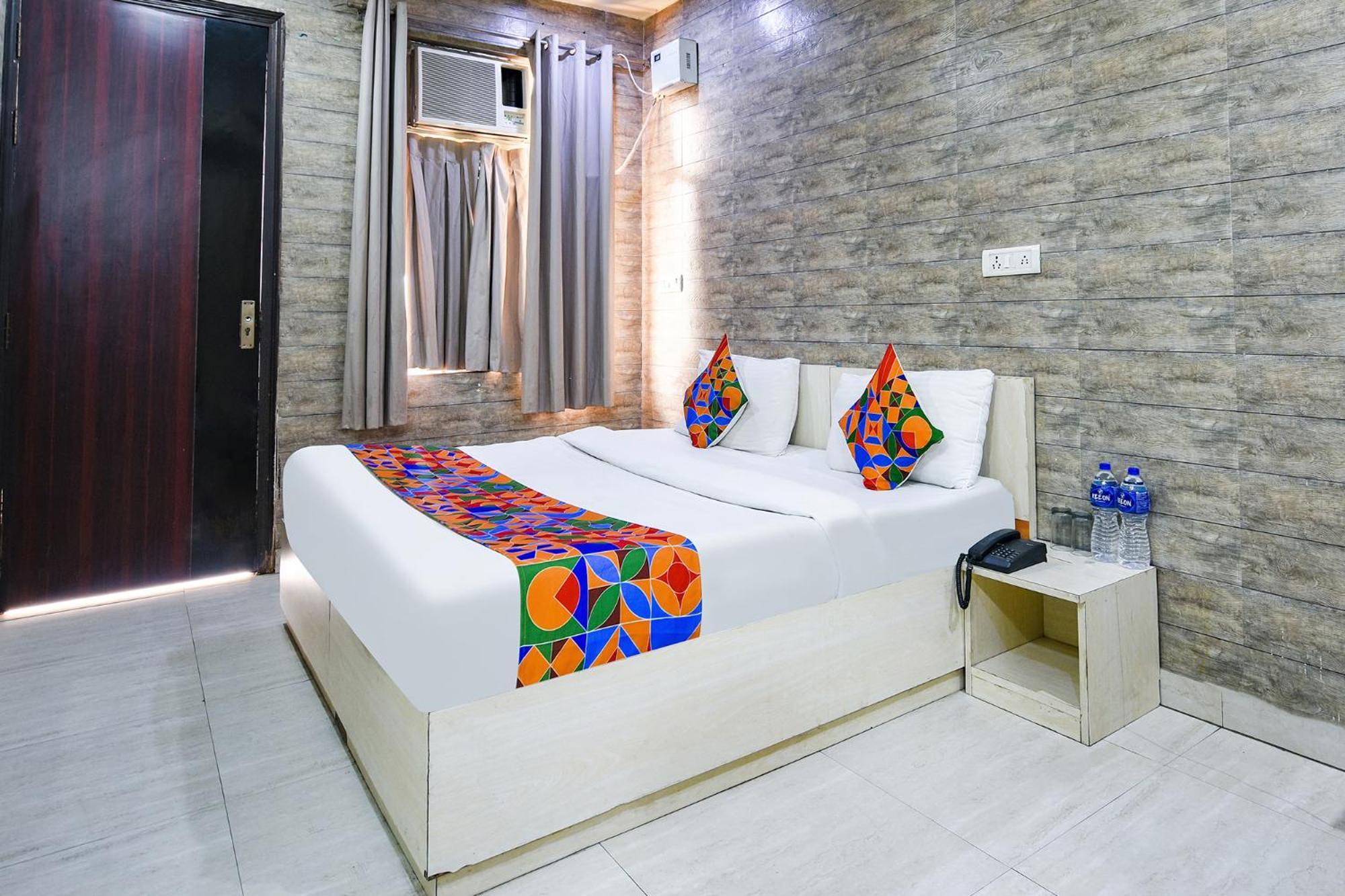 Fabhotel Model Town Hotel New Delhi