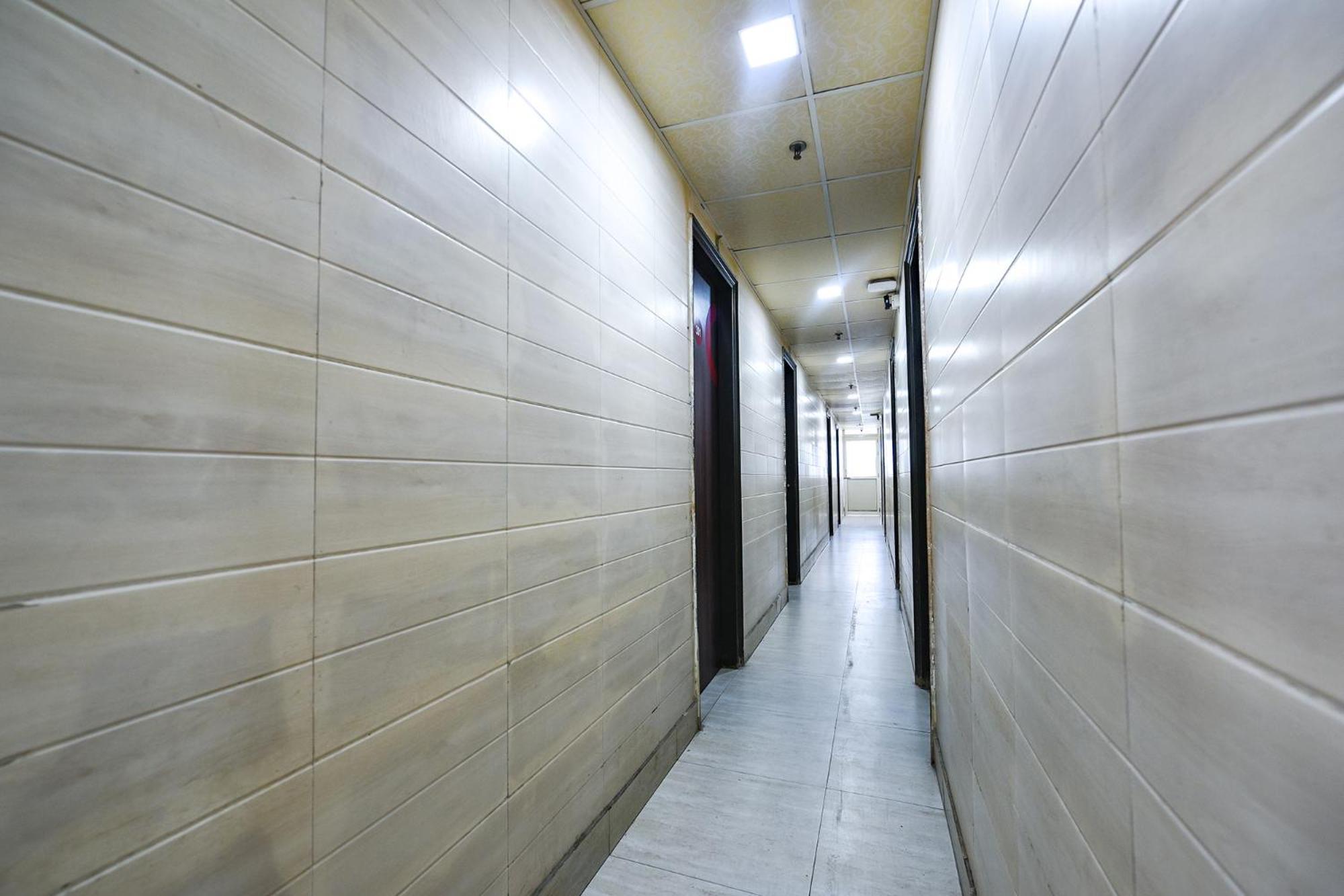 Fabhotel Model Town Hotel New Delhi
