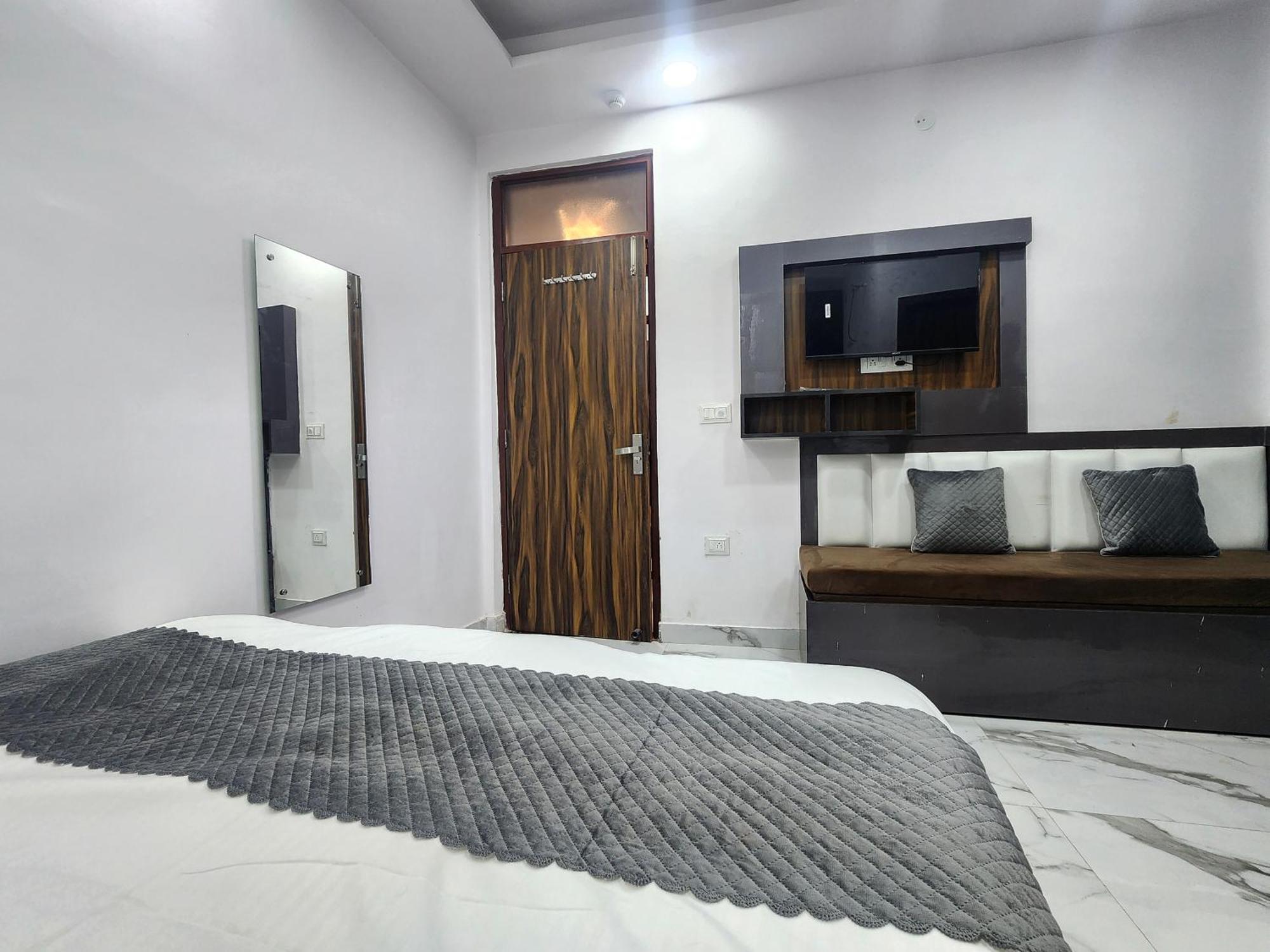 Yes Sir Dx Hotel 3*