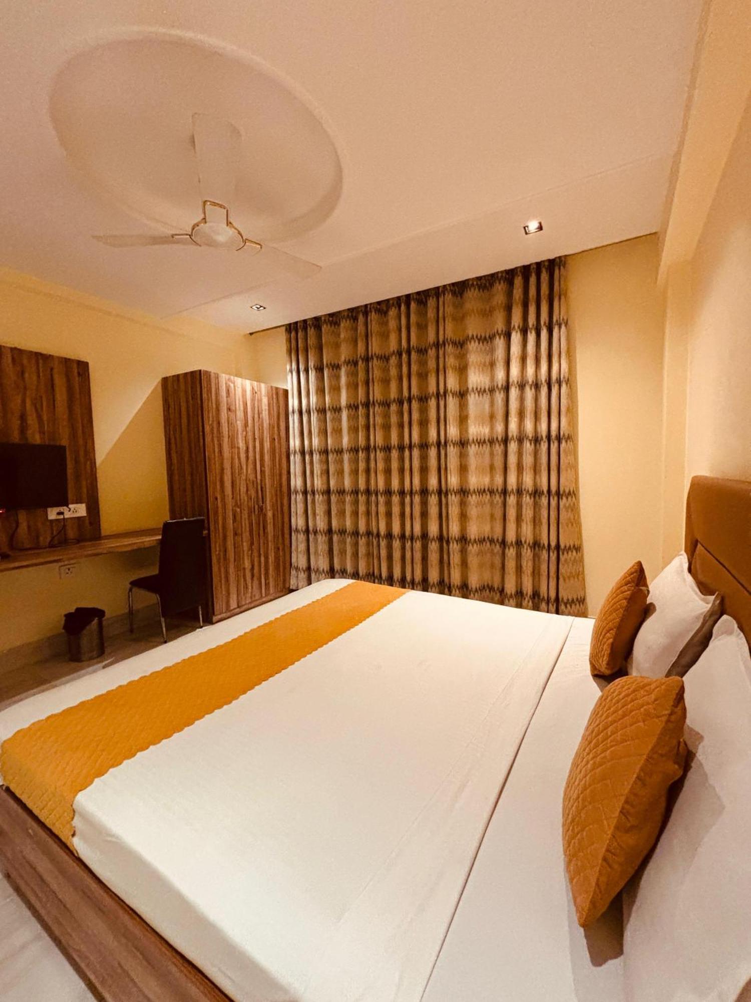 Hotel Gl House Near Delhi Airport Mahipalpur New Delhi