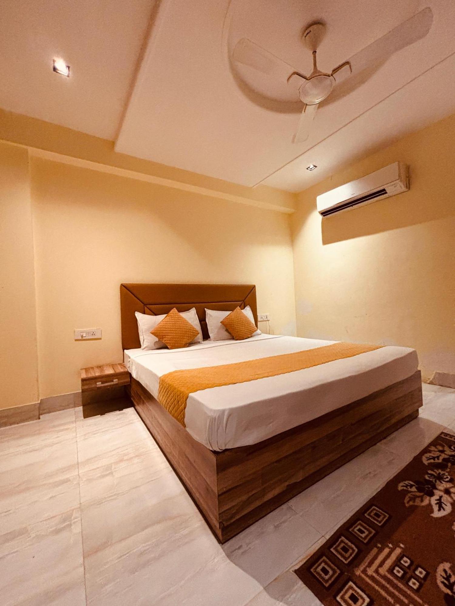 Gl House Near Delhi Airport Mahipalpur 4* New Delhi