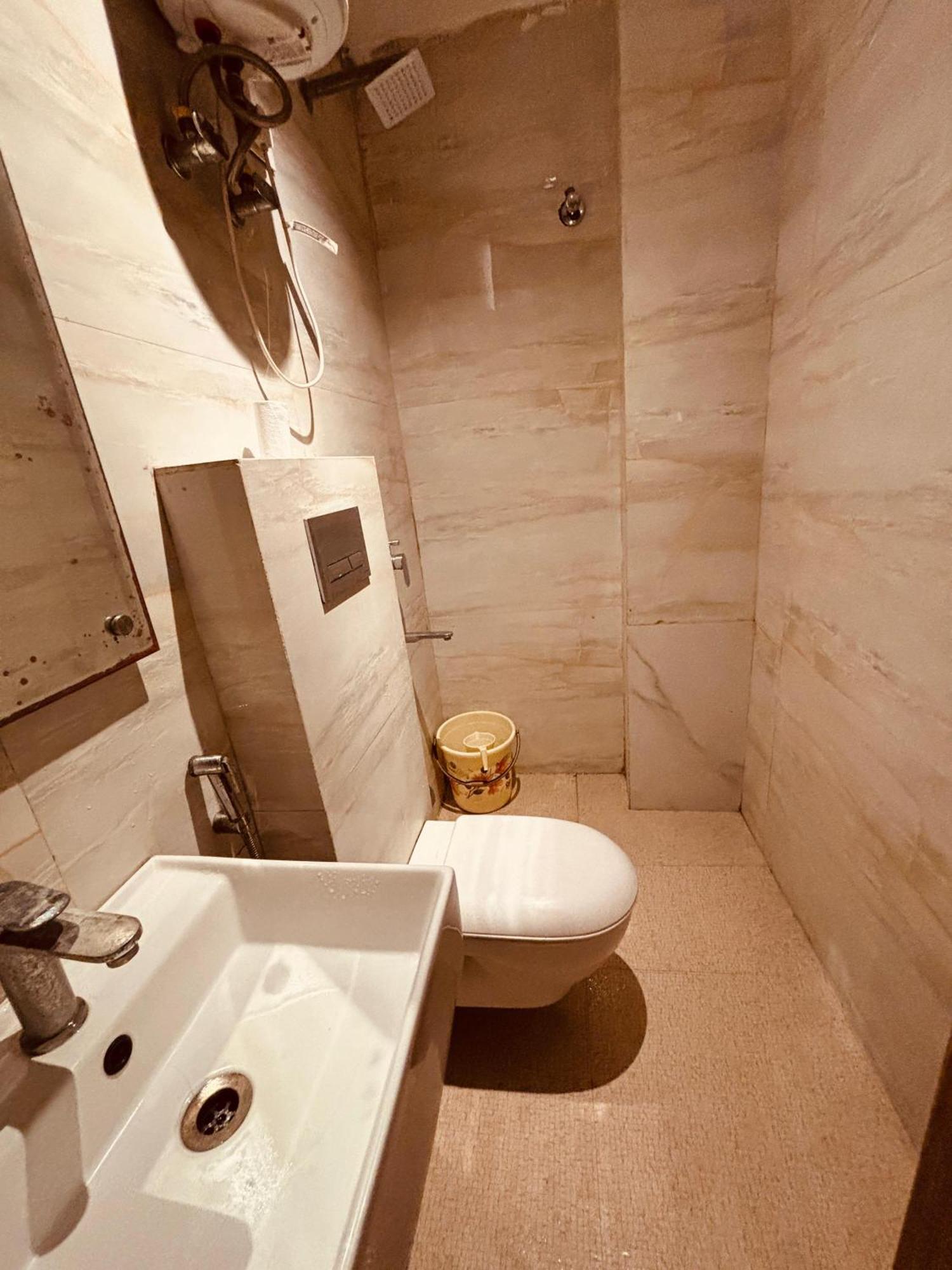 Gl House Near Delhi Airport Mahipalpur Hotel 4*