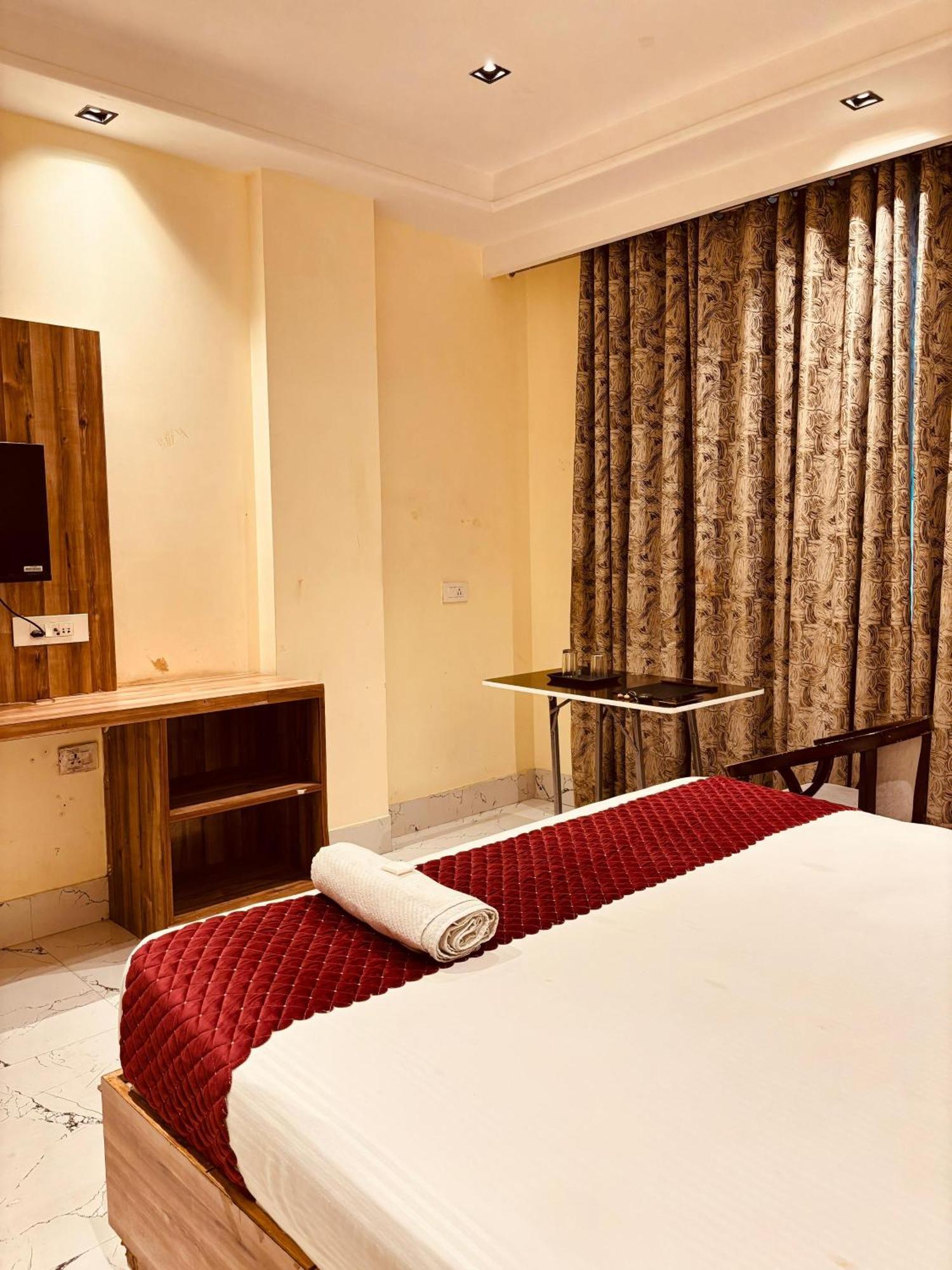 Gl House Near Delhi Airport Mahipalpur 4*
