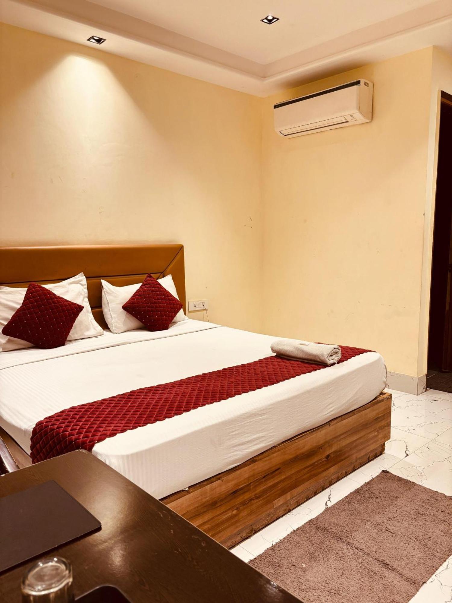 Gl House Near Delhi Airport Mahipalpur New Delhi