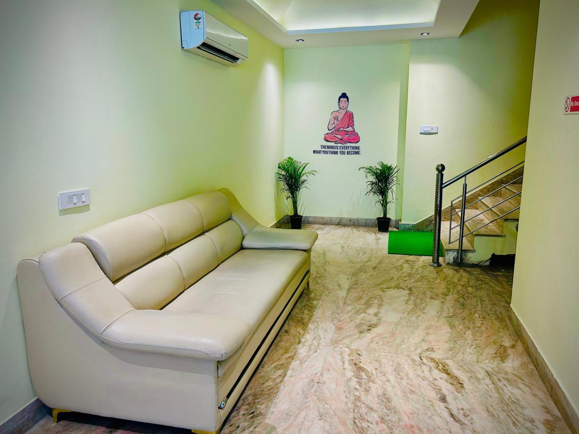 Gl House Near Delhi Airport Mahipalpur 4* New Delhi