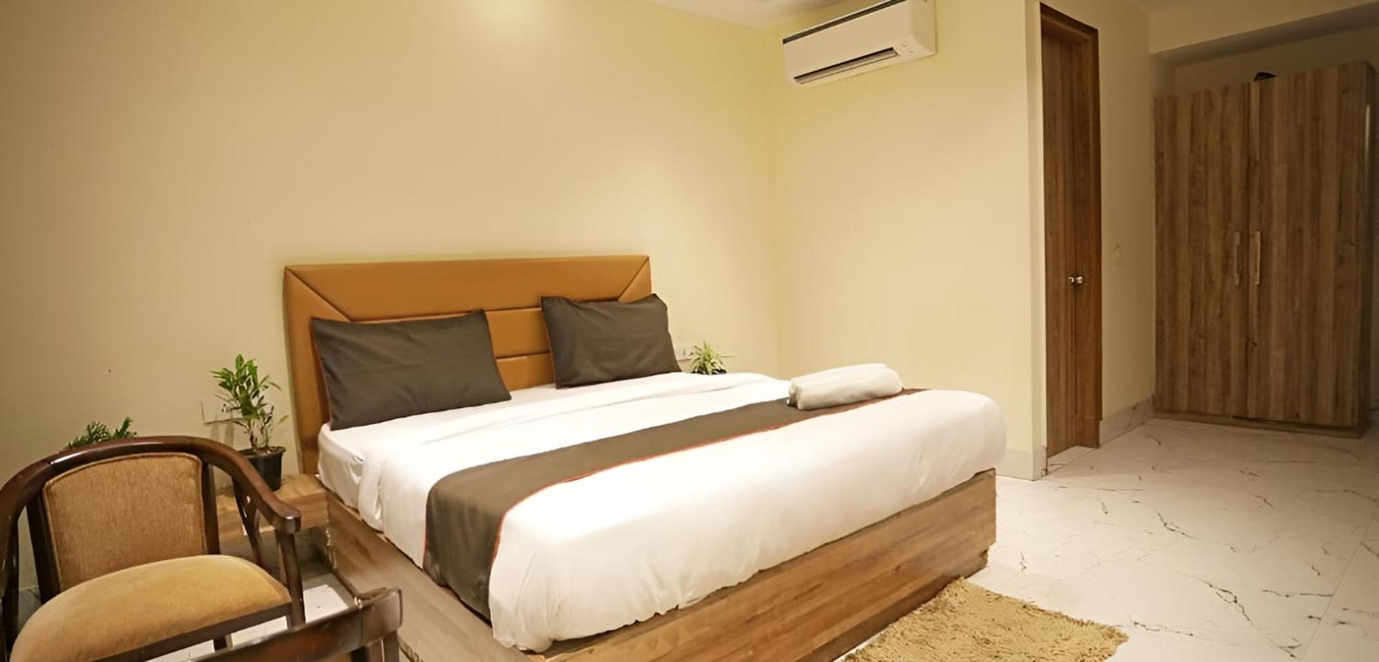 Hotel Gl House Near Delhi Airport Mahipalpur 4*