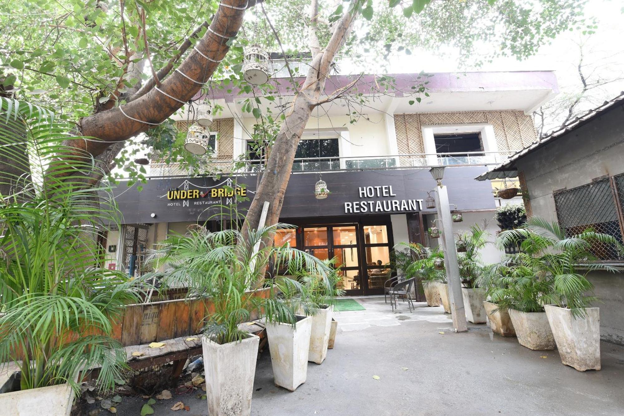 Fabhotel Under Bridge New Delhi