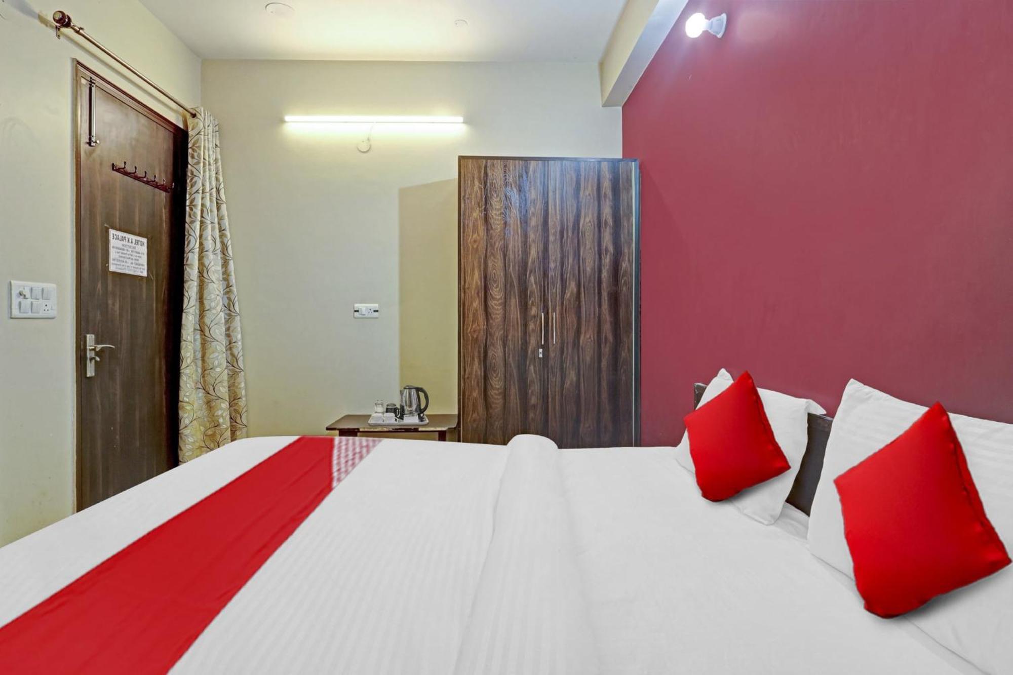 Hotel O A.k Palace 3*