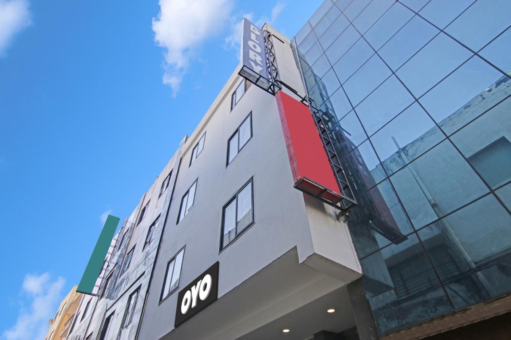 Hotel O Avi