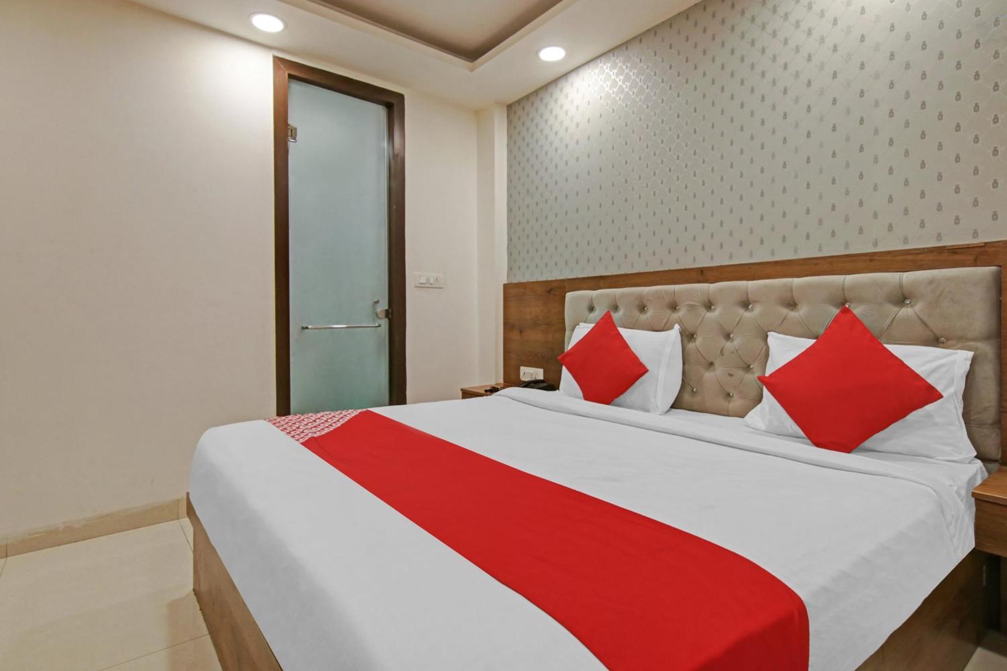 Hotel O Avi 4*