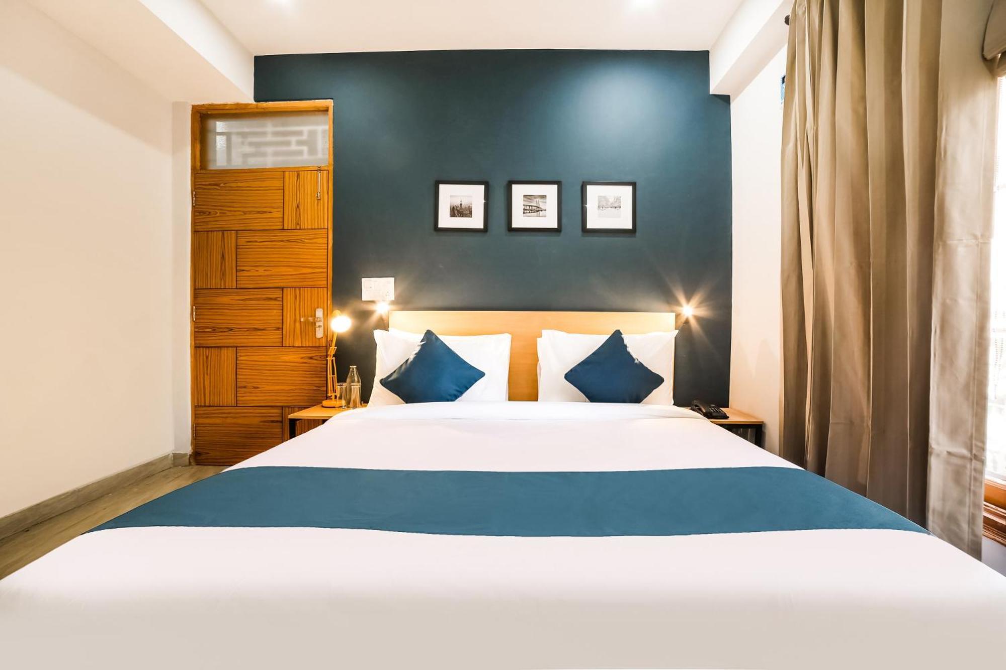 O Heaven Near Qutab Minar Metro Station 4*