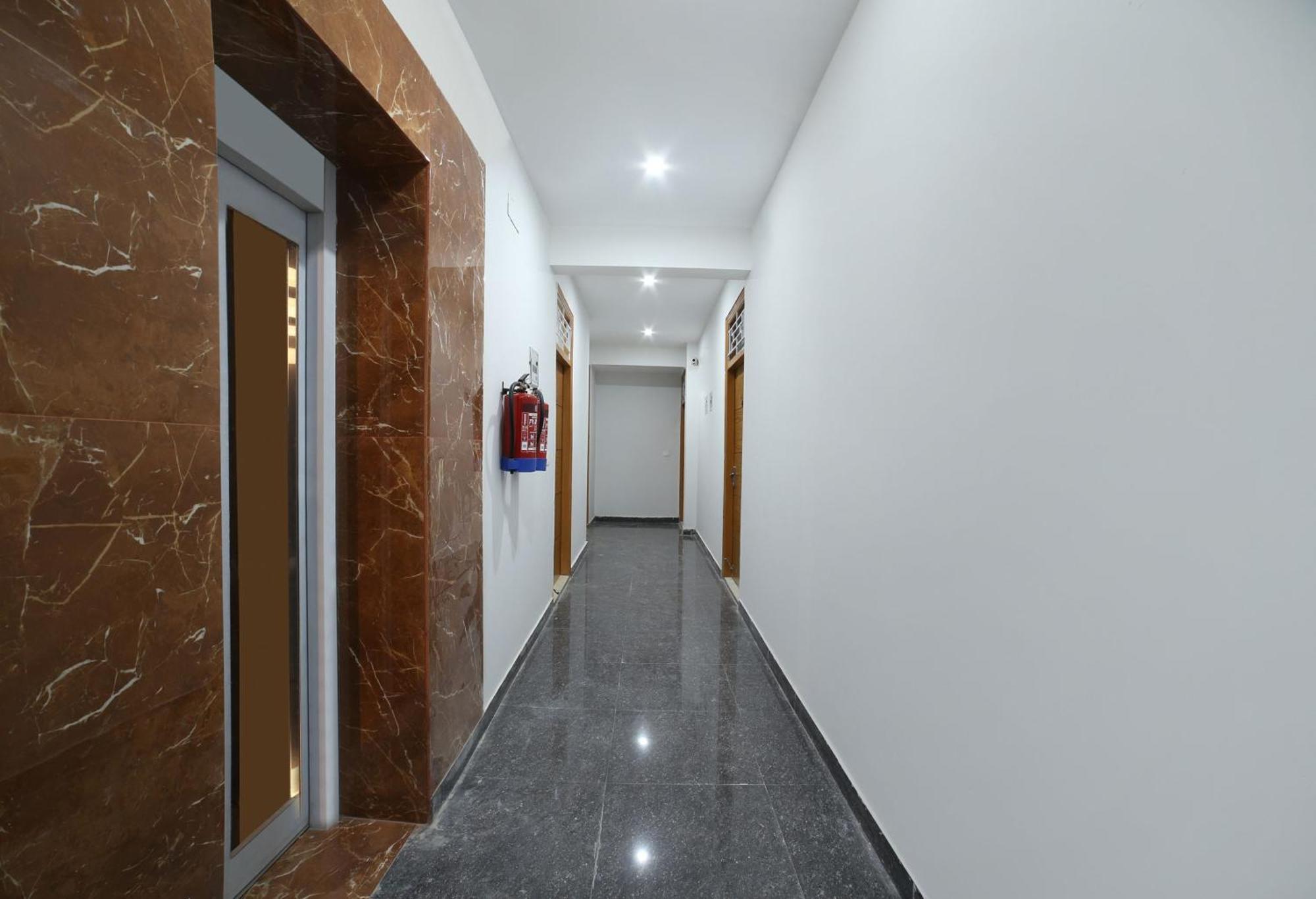 Hotel O Heaven Near Qutab Minar Metro Station Nova Deli