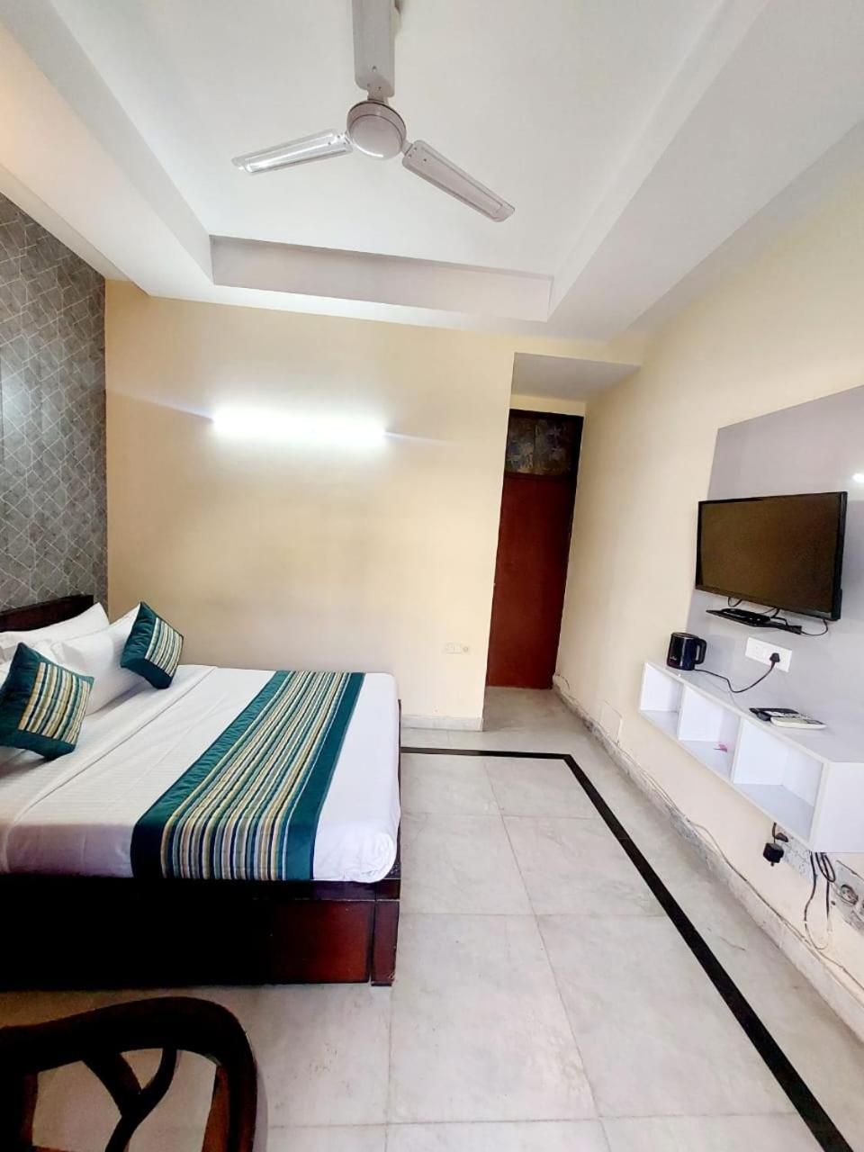 Hotel Khusbu Residency, Park Market New Delhi