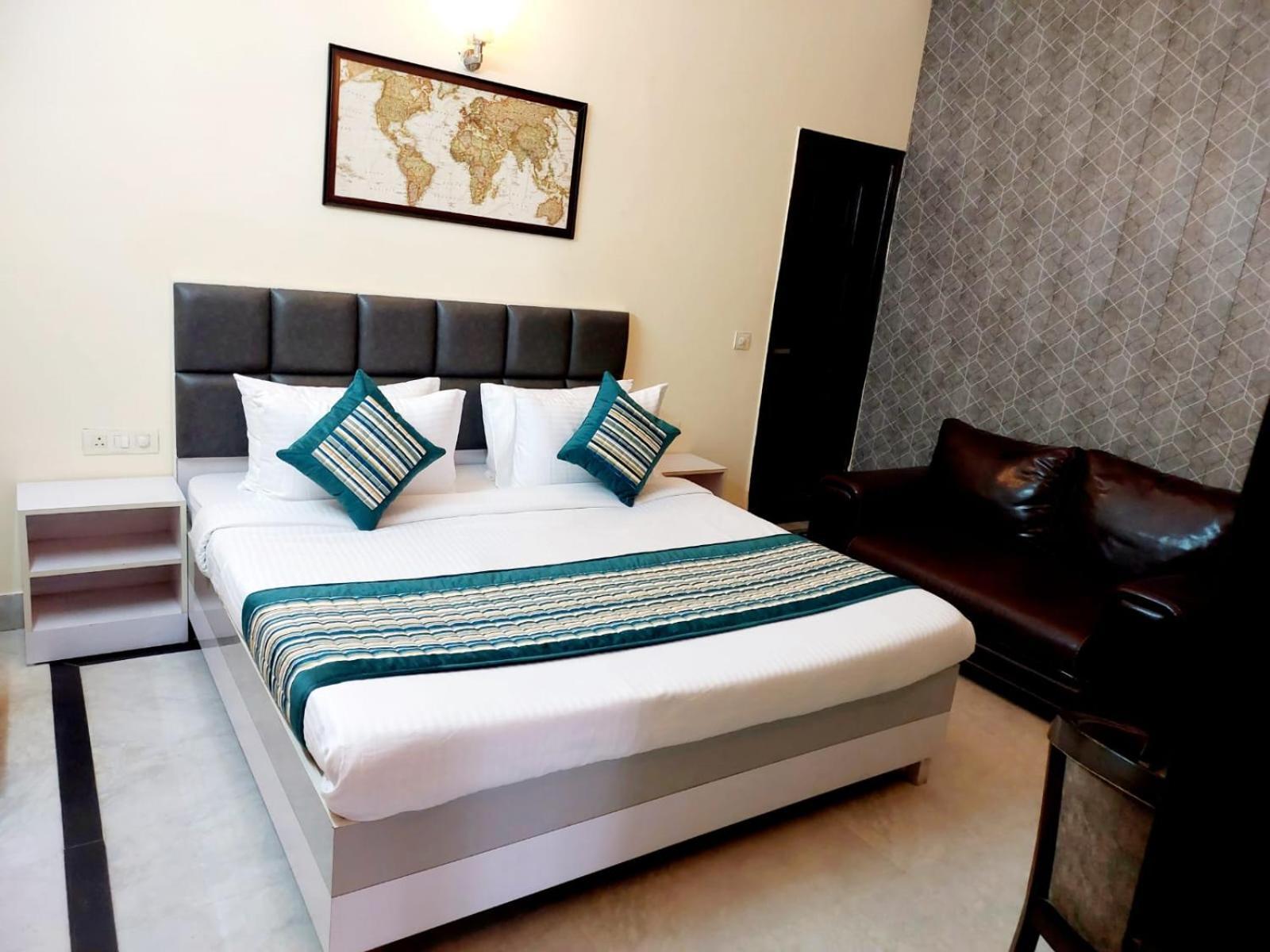 Khusbu Residency, Park Market Hotel 3*