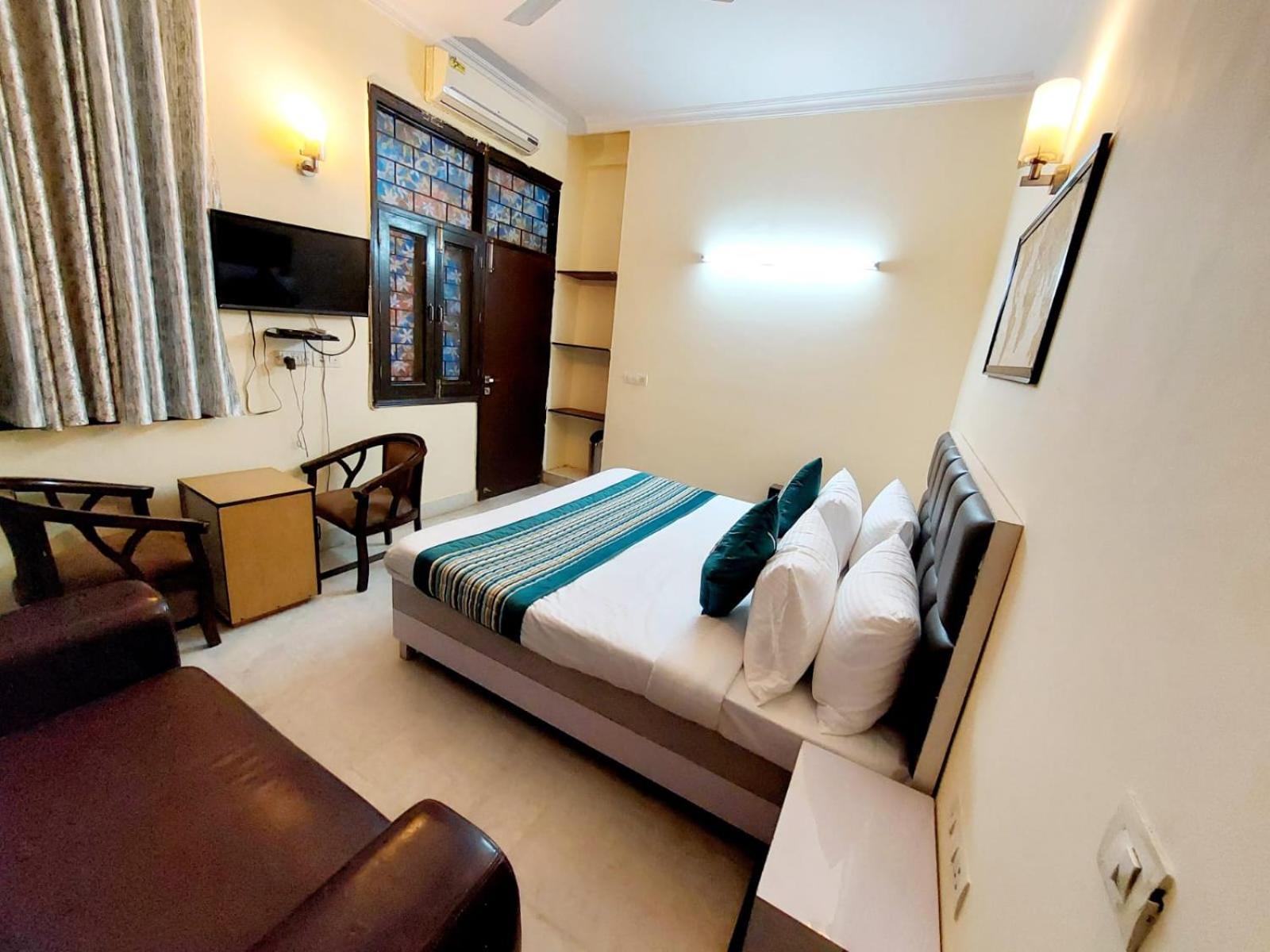 Khusbu Residency, Park Market Hotel