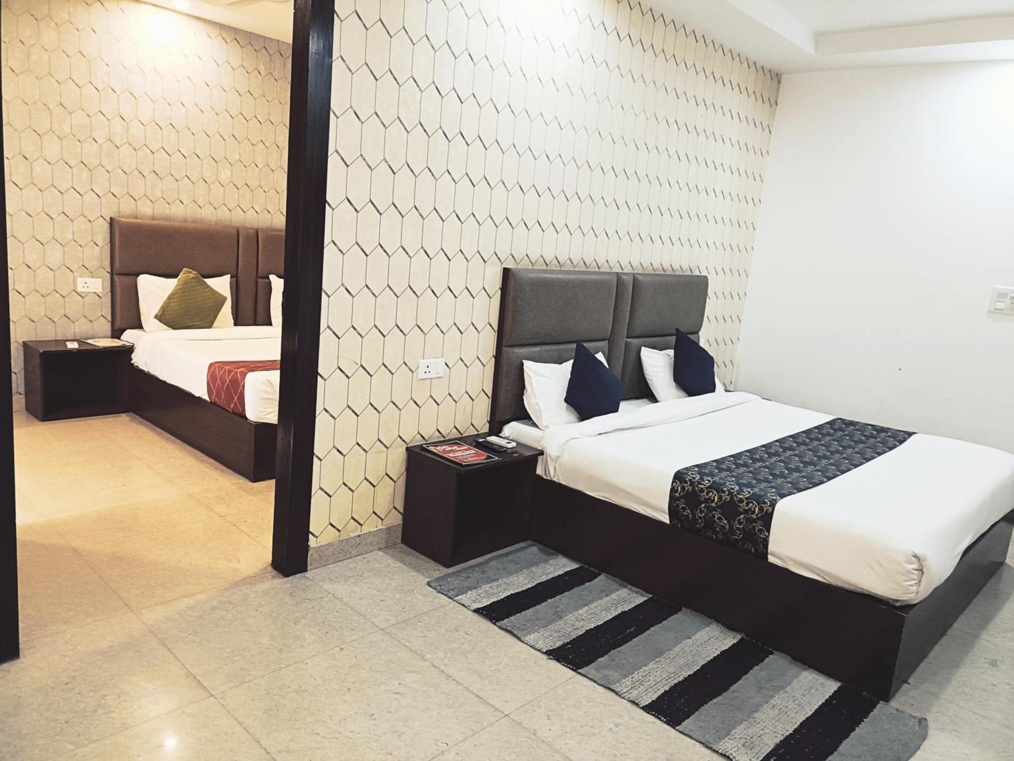 Hotel Grand Ambs Near Igi Airport 4*