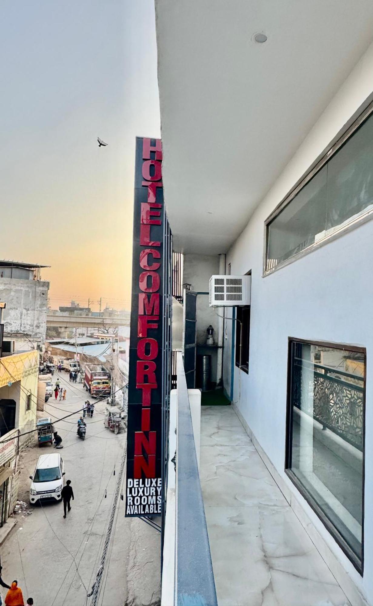 Hotel Hotel Comfort Inn, Mundka, New Delhi - Near Nangloi Metro Station *