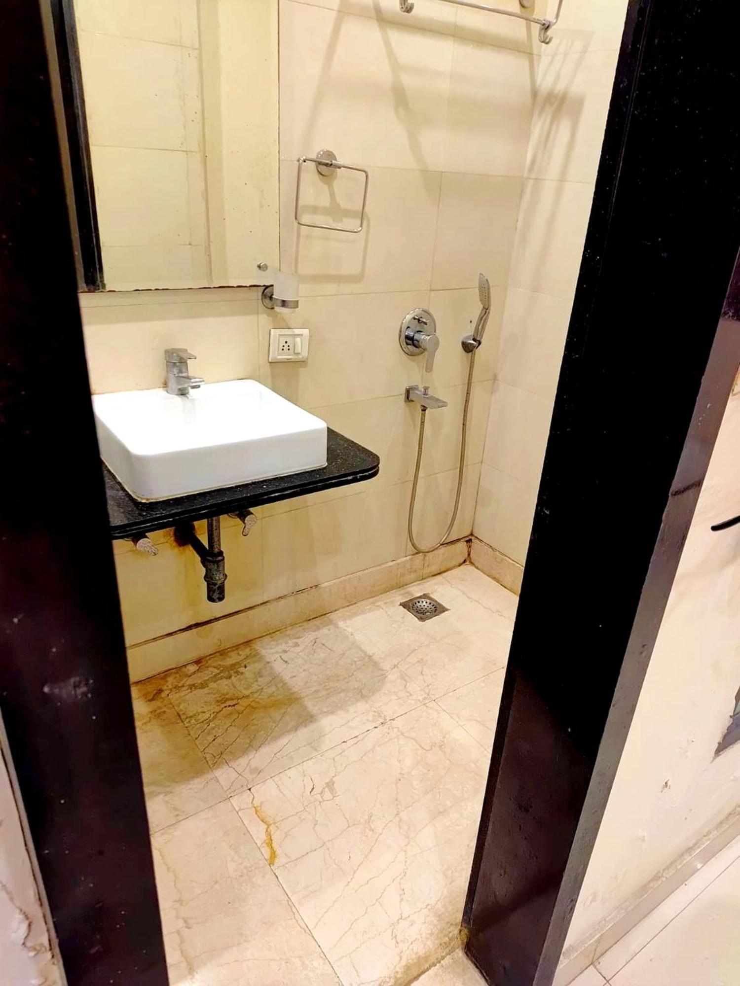 Grand In - Paschim Vihar New Delhi