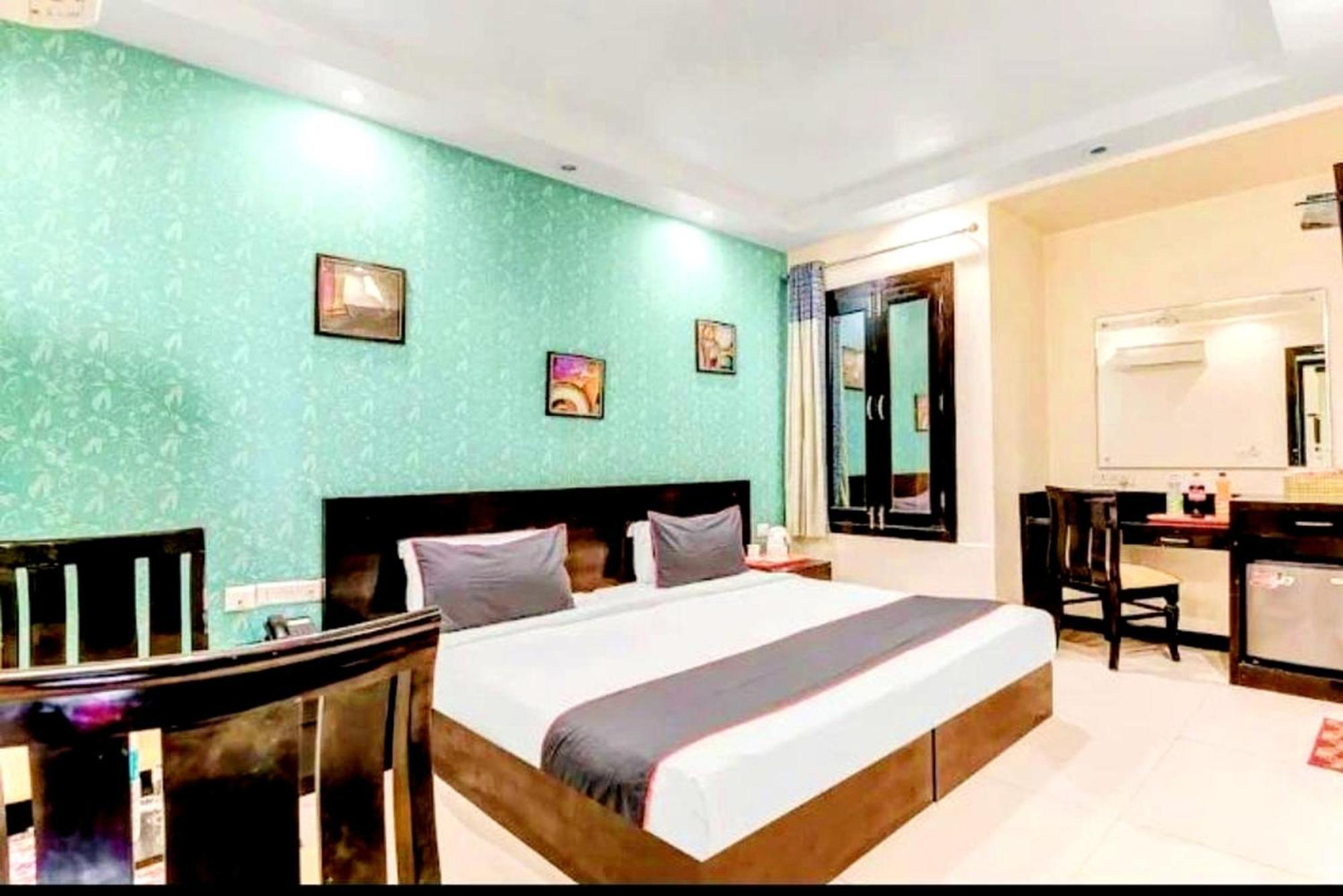 Grand In - Paschim Vihar 4*