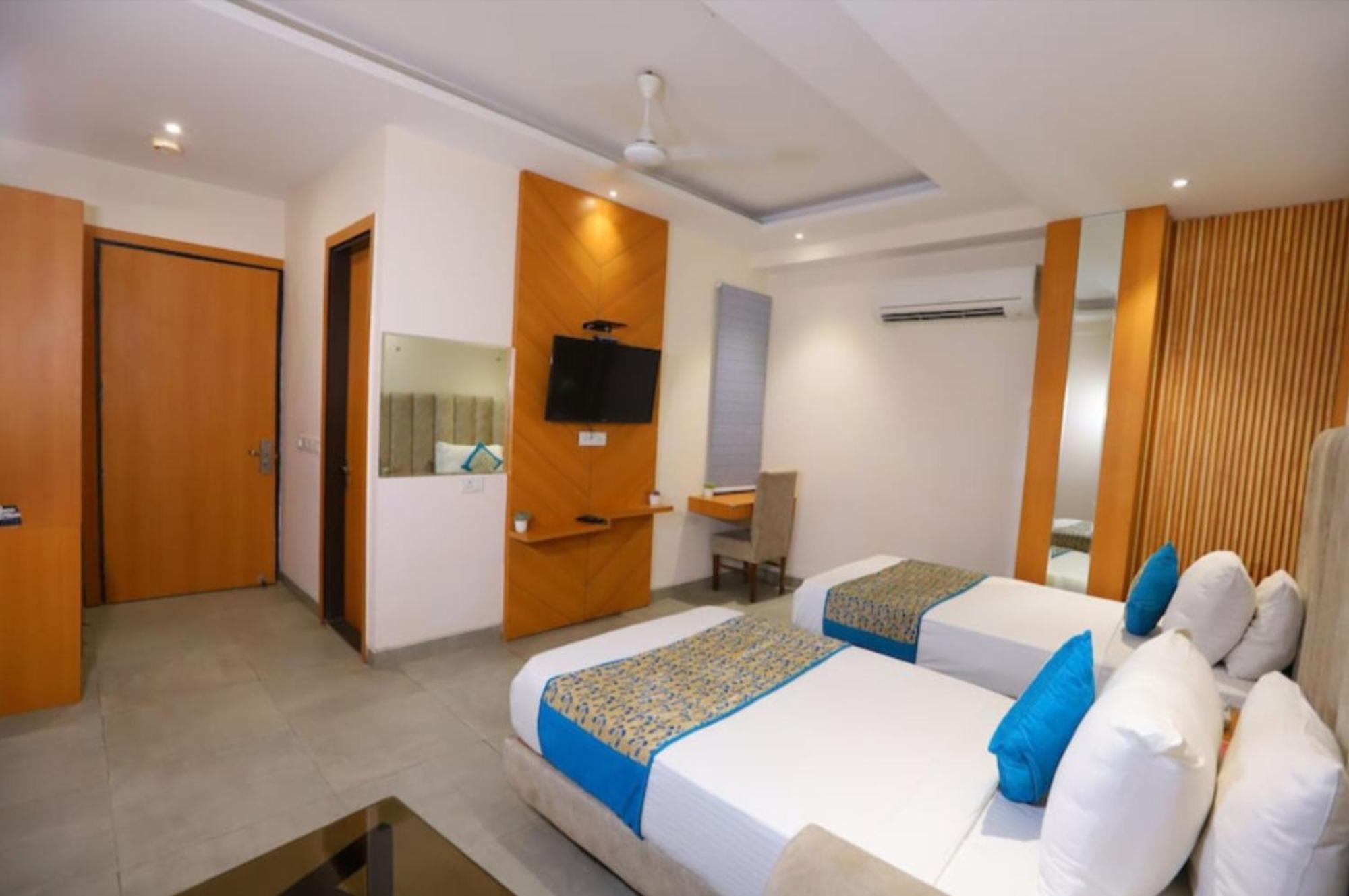Hotel Stanley-Near Delhi Airport Hotel New Delhi