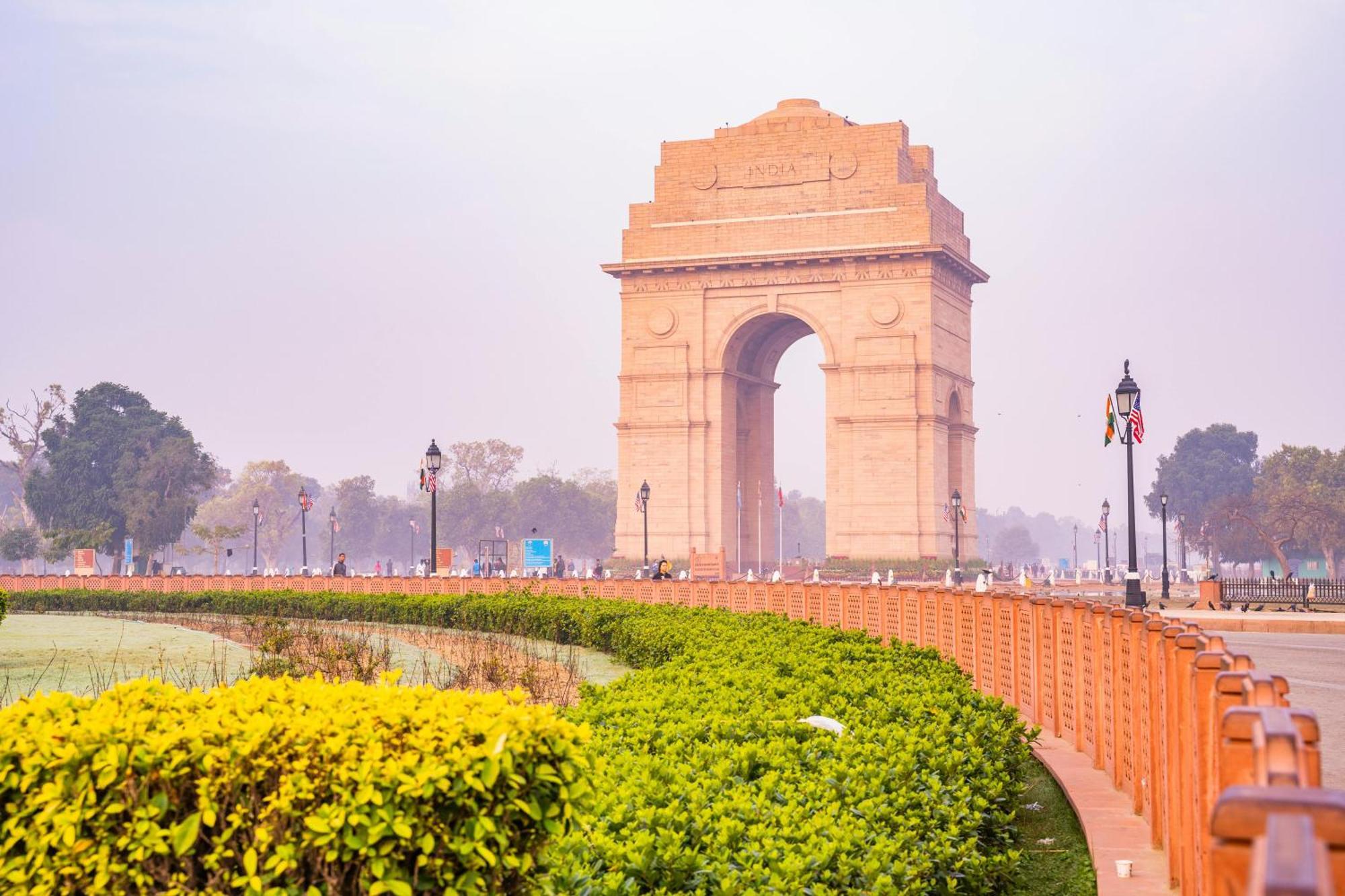 Mayfair Just A Minute Away From Railway Station And Connaught Place New Delhi