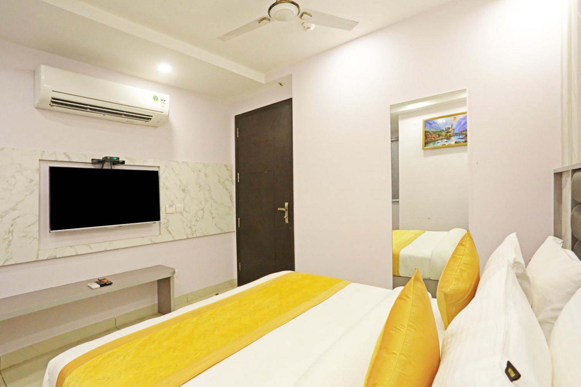 Mayfair Just A Minute Away From Railway Station And Connaught Place Hotel 4*