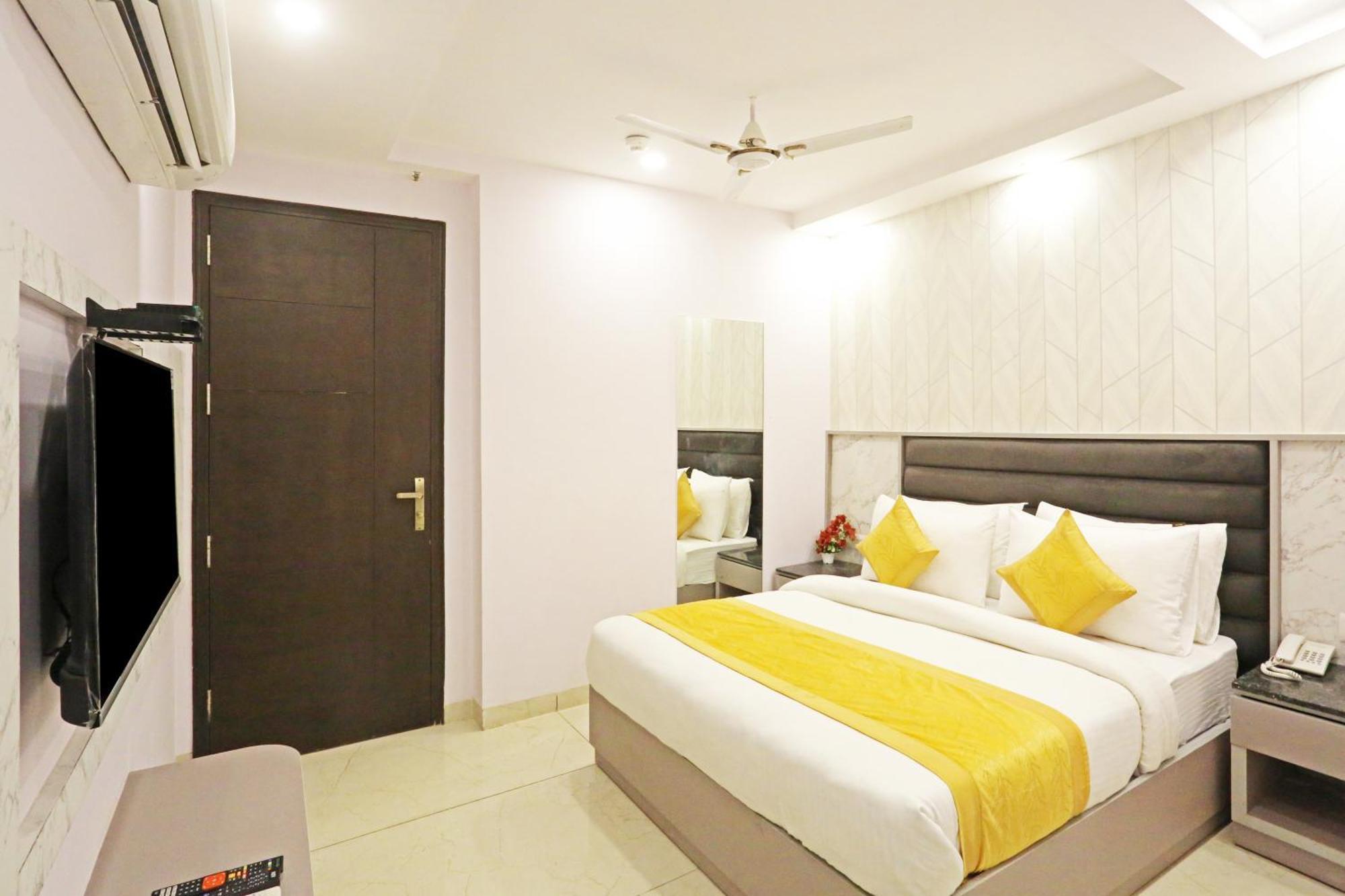 Hotel Mayfair Just A Minute Away From Railway Station And Connaught Place