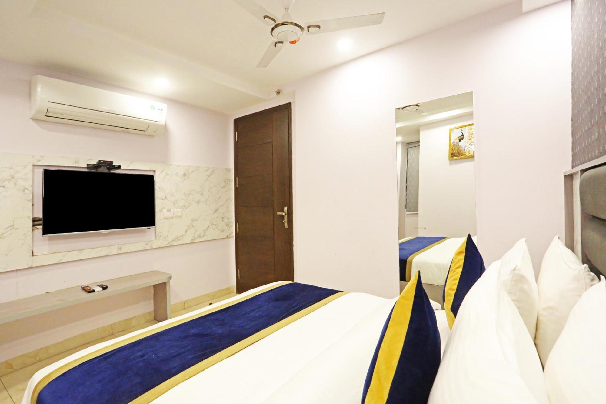 Mayfair Just A Minute Away From Railway Station And Connaught Place Hotel