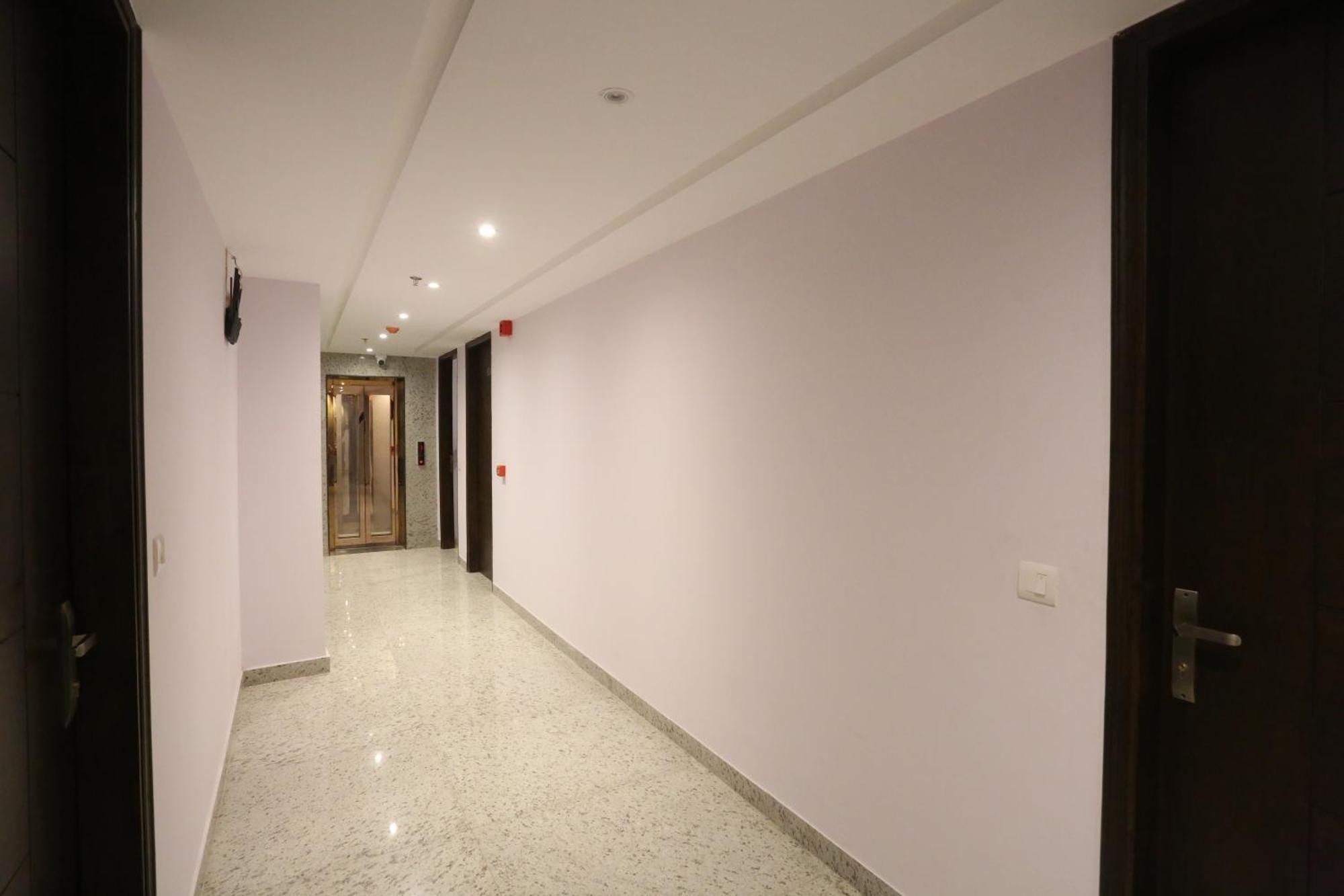 Mayfair Just A Minute Away From Railway Station And Connaught Place Hotel