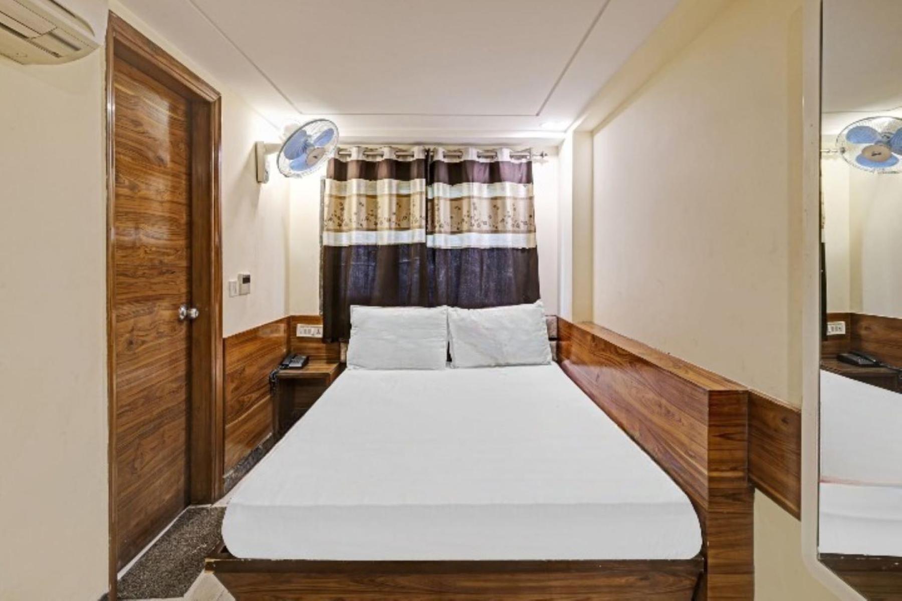 Hotel Group Of Cashew - - Nearest Metro Station