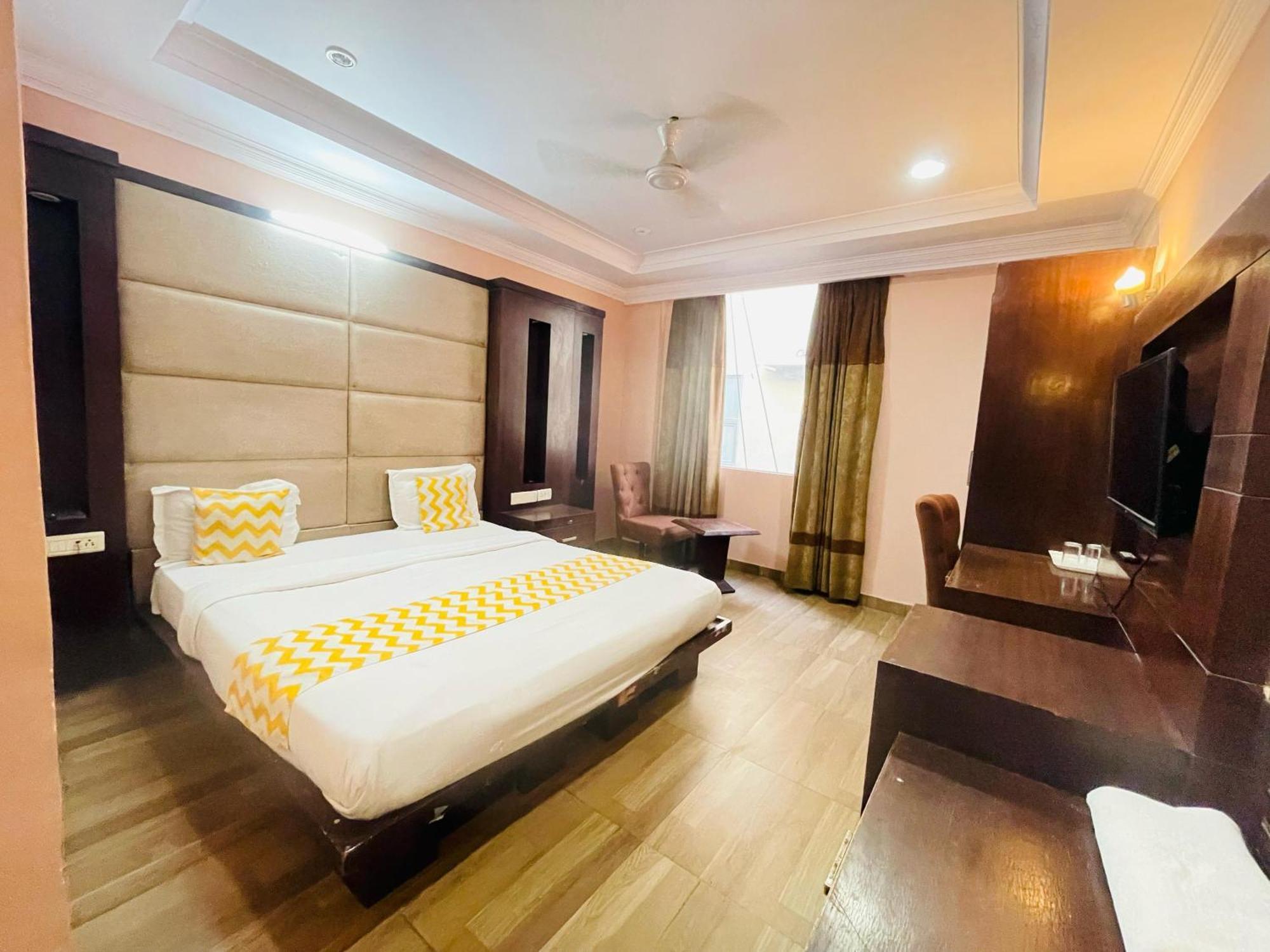 Imperial - Nehru Place Apartment *