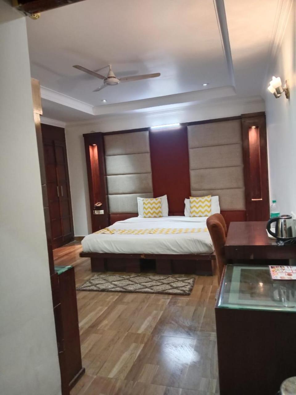 Imperial - Nehru Place Apartment *