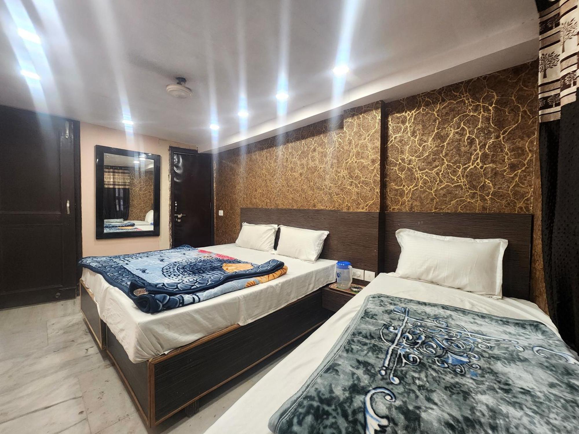 The Divine Hotel 3*
