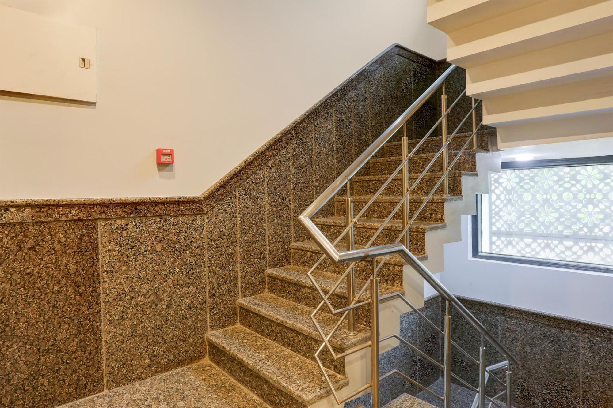 Townhouse Rohini Sector 18 Formerly Relic Hotel 4*