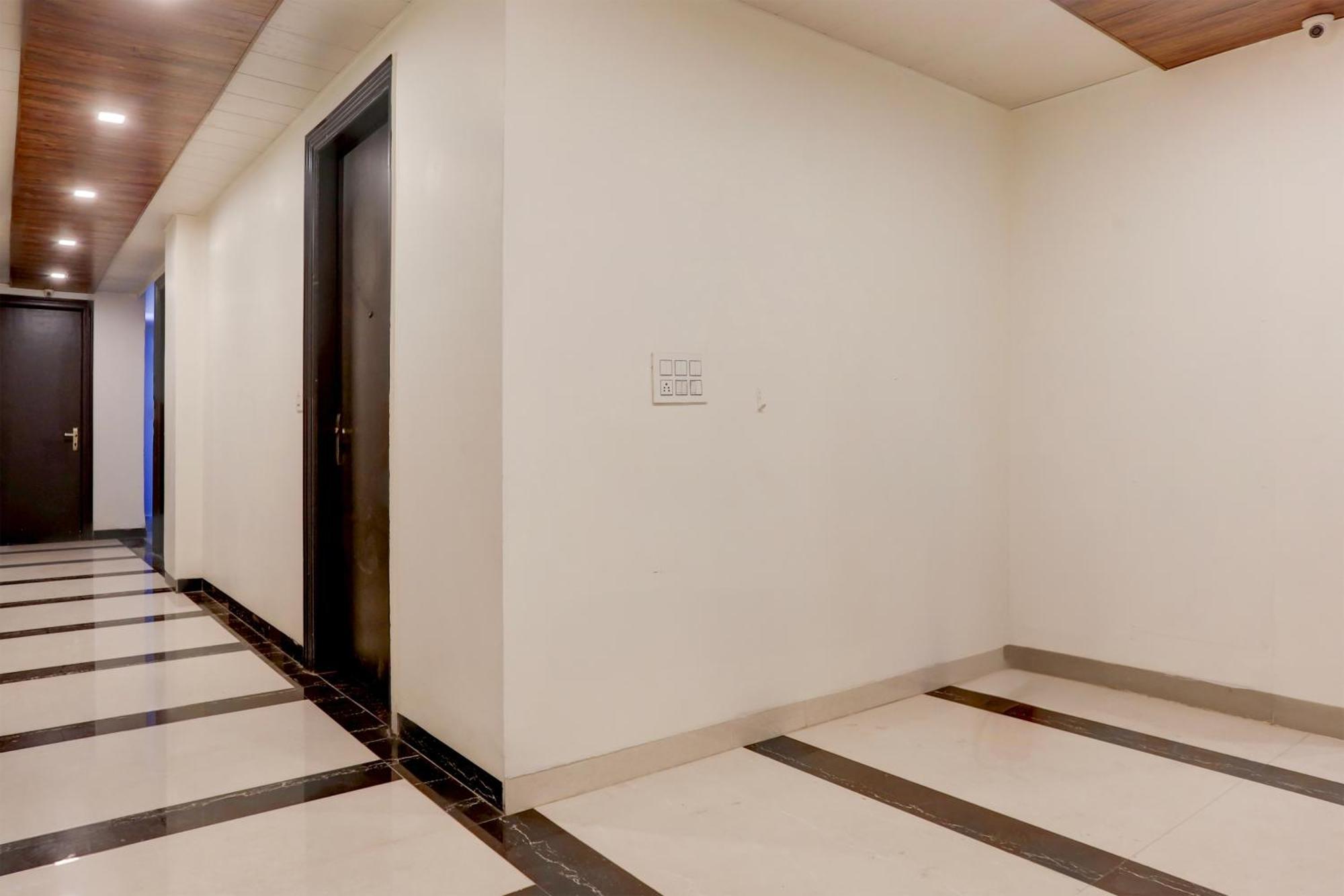 Hotel Townhouse Rohini Sector 18 Formerly Relic 4*