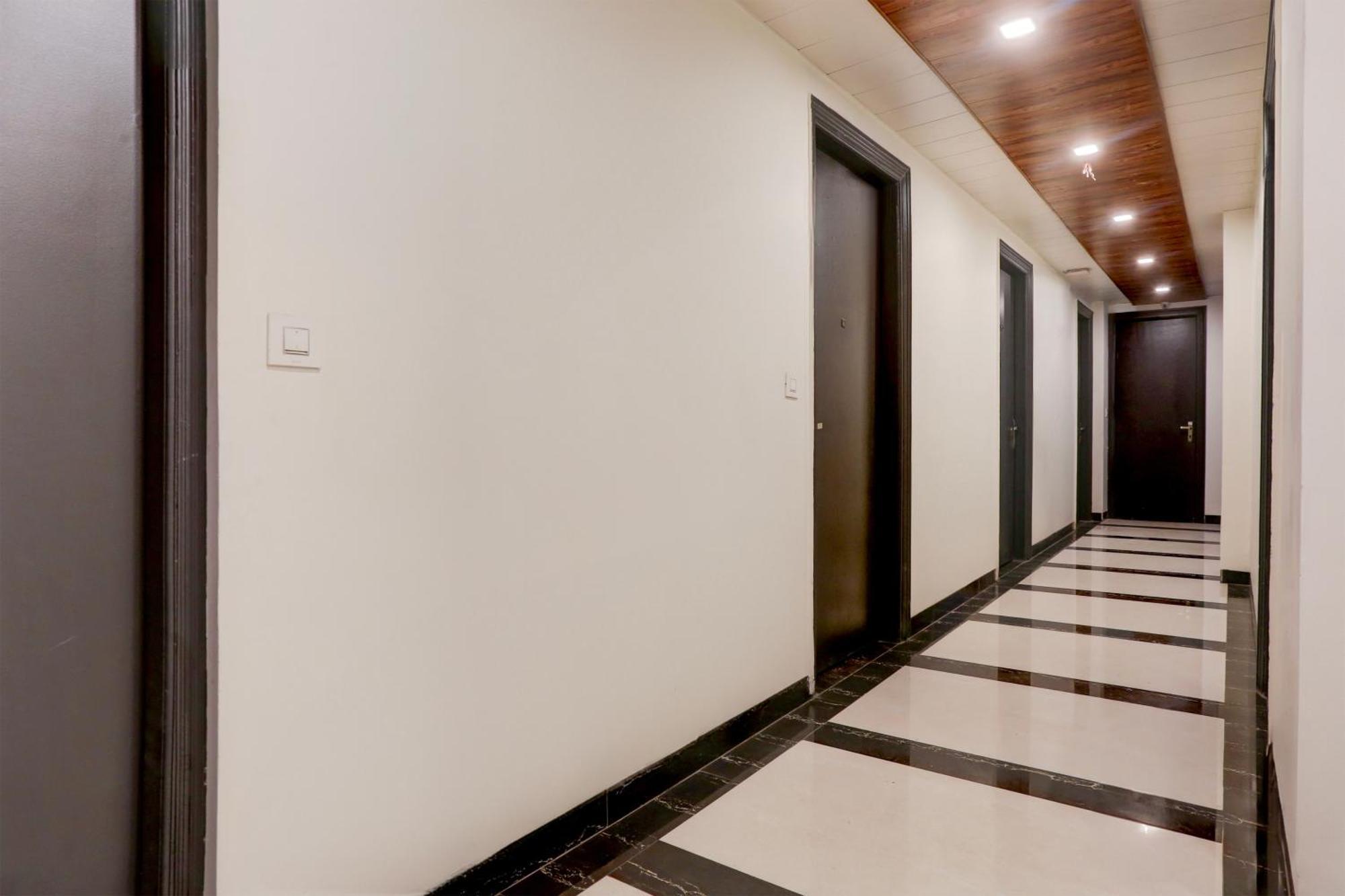 Hotel Townhouse Rohini Sector 18 Formerly Relic Delhi (National Capital Territory of India)