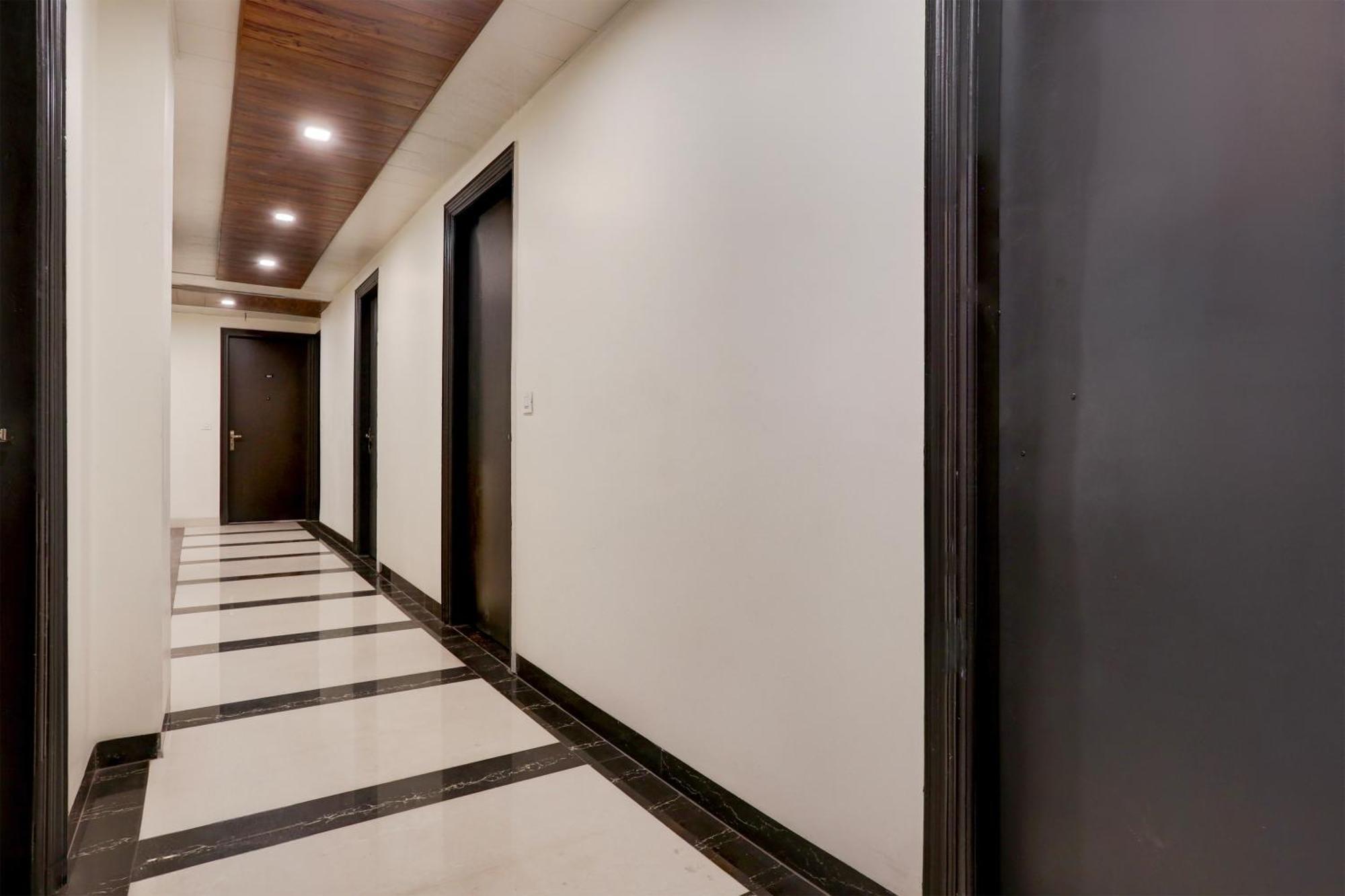 Townhouse Rohini Sector 18 Formerly Relic Hotel 4*