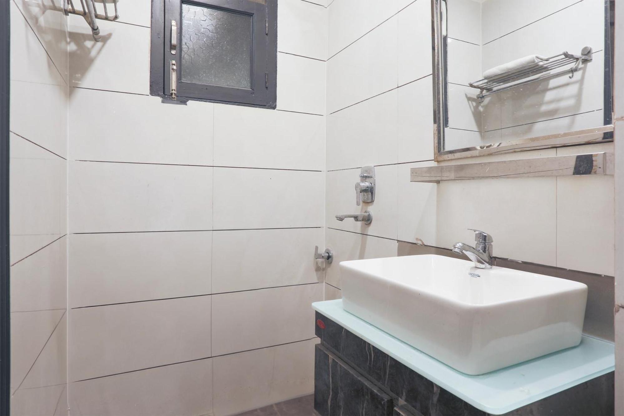 Townhouse Rohini Sector 18 Formerly Relic 4* Delhi (National Capital Territory of India)