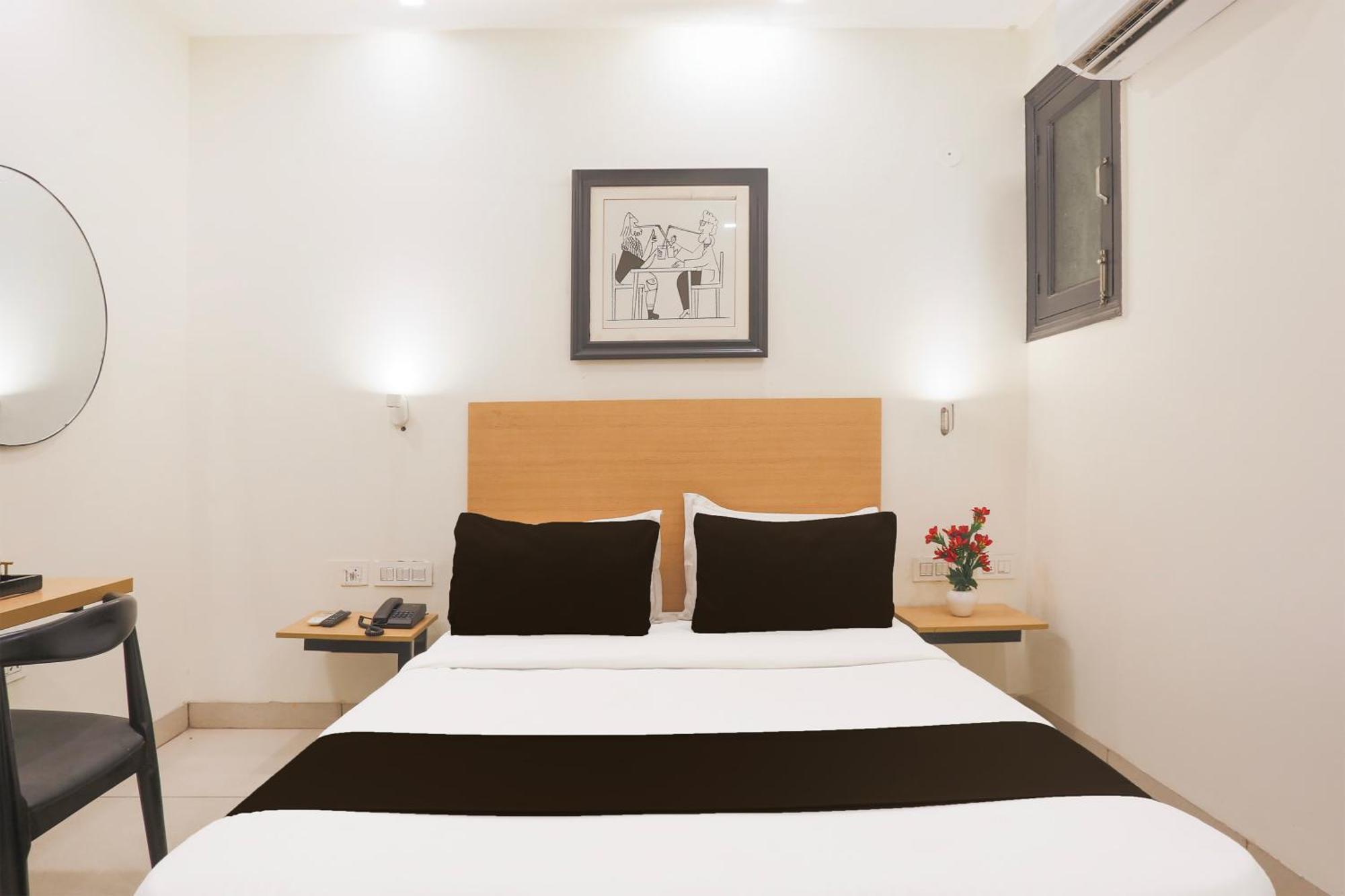 Hotel Townhouse Rohini Sector 18 Formerly Relic 4*