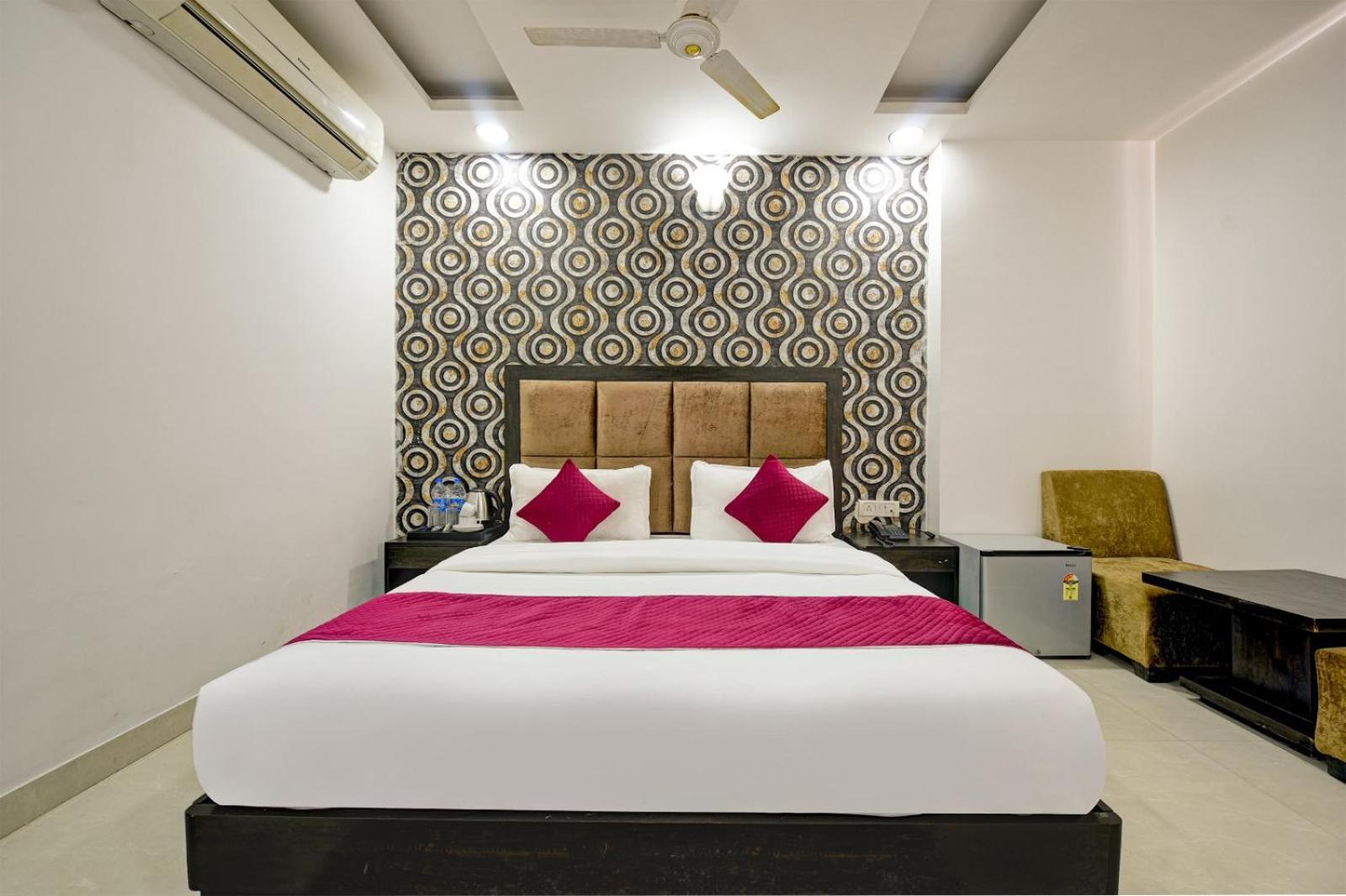 Hotel Atlantes Near Igi Airport