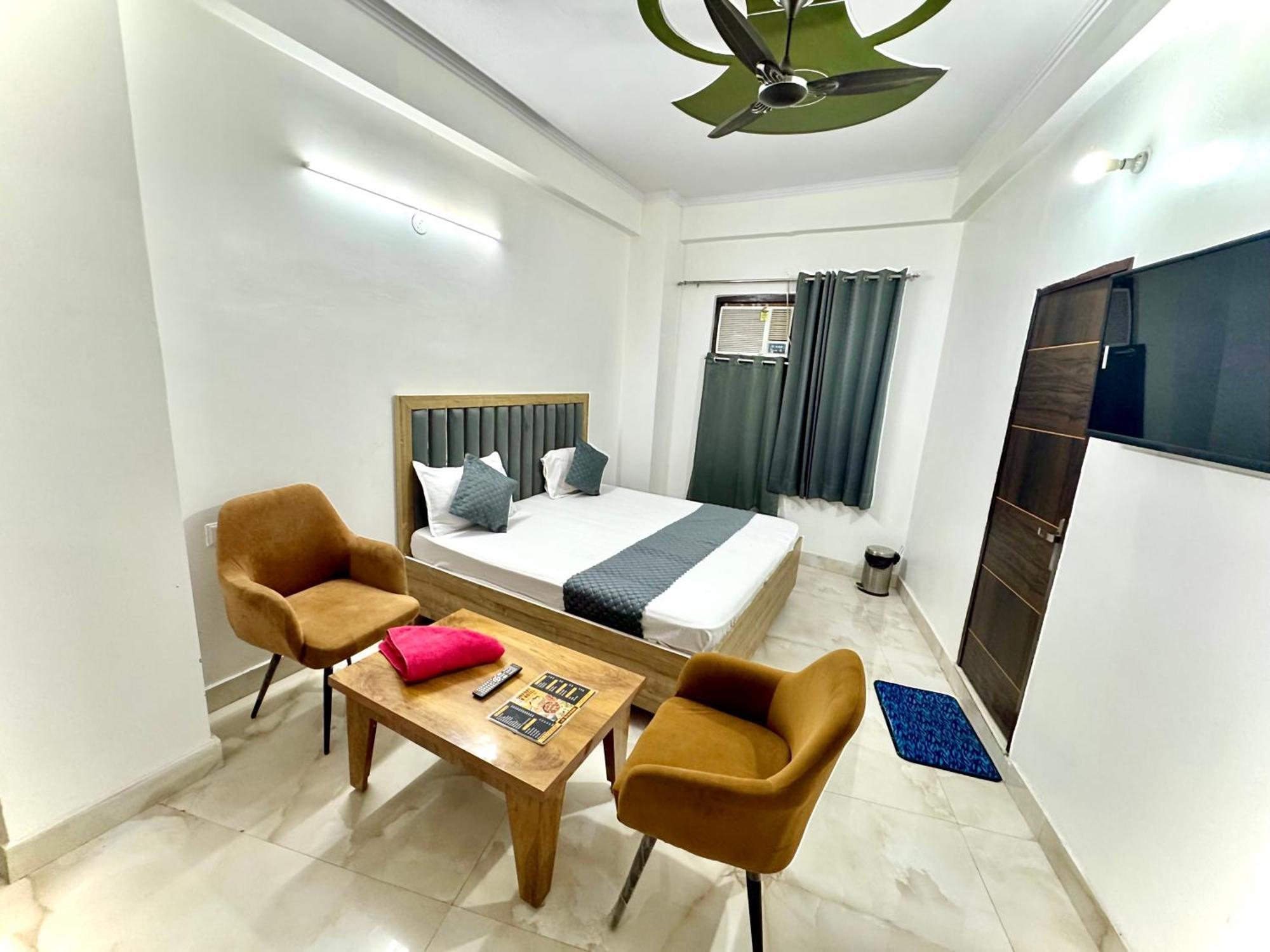 Hotel Comfort Inn, Mundka, New Delhi - Near Nangloi Metro Station *