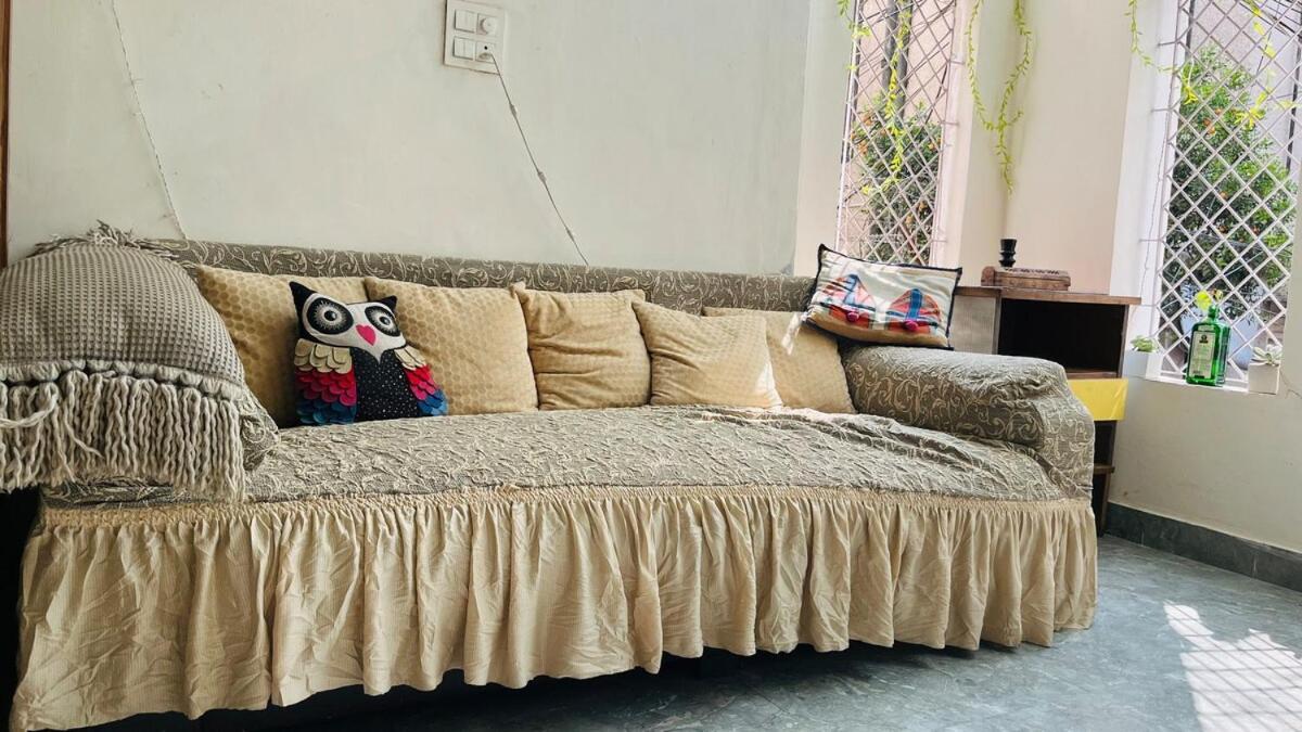 3bhk Grand Party House Prime Location With Parking New Delhi