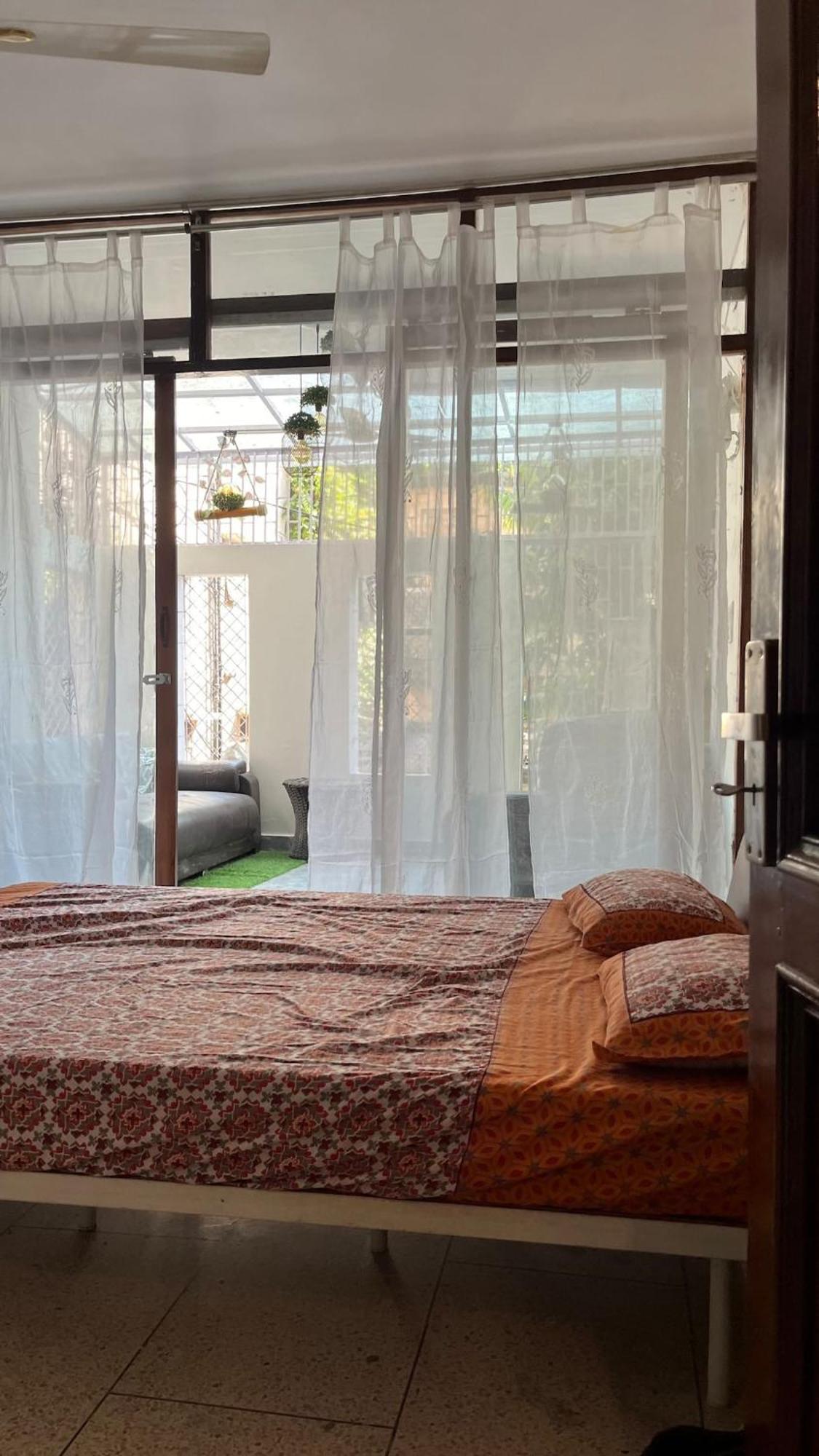 3bhk Grand Party House Prime Location With Parking Apartment New Delhi