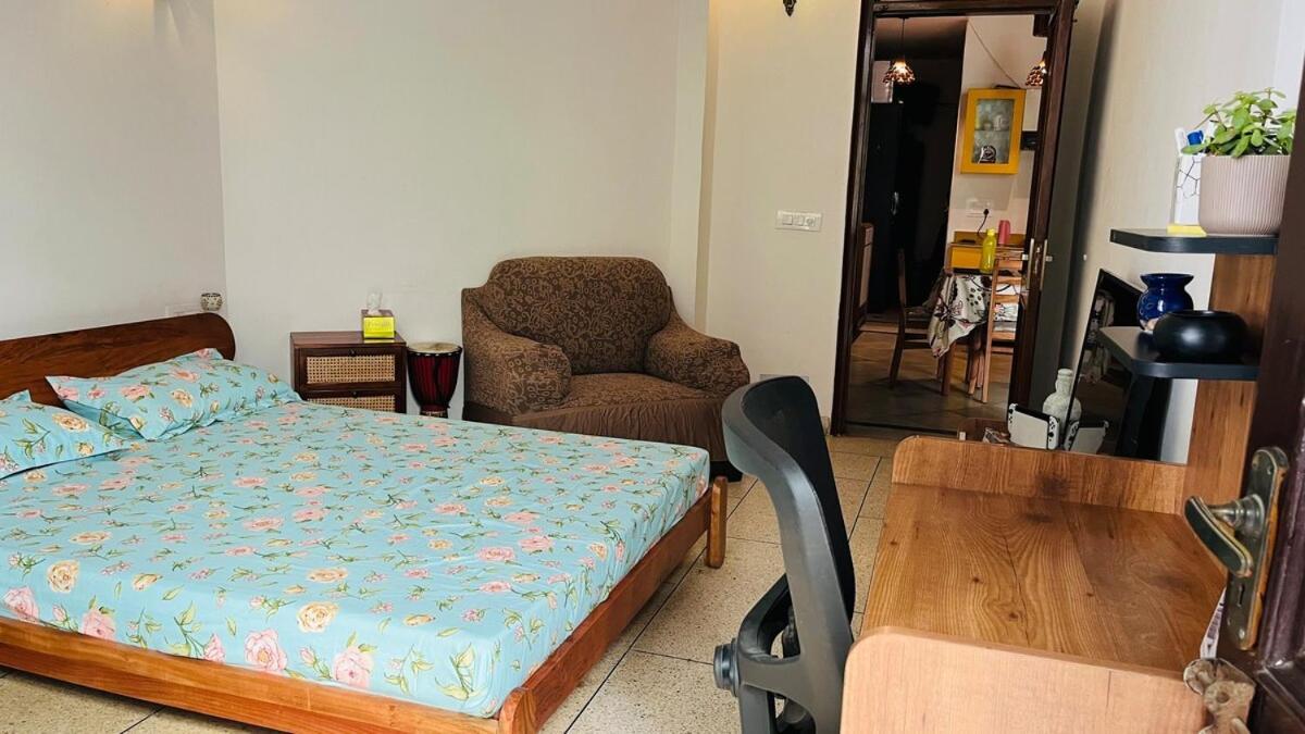 Apartment 3bhk Grand Party House Prime Location With Parking New Delhi
